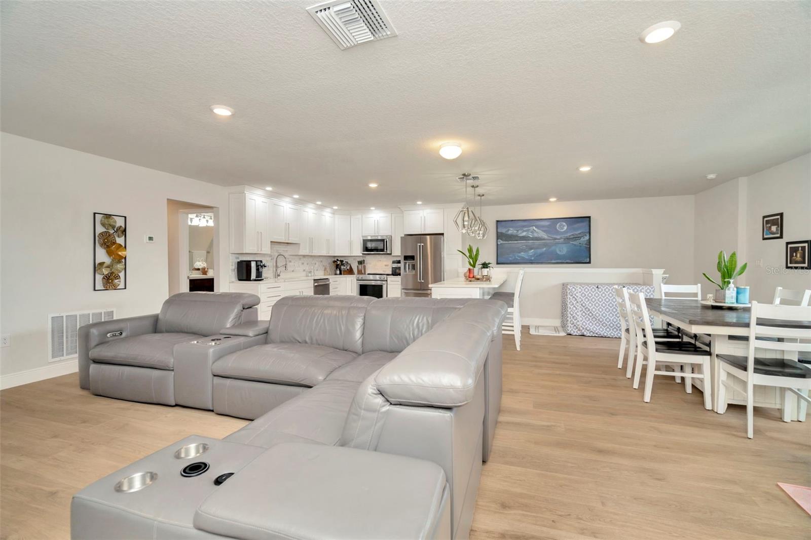 Image 33 of 60 For 18359 Cortes Creek Boulevard