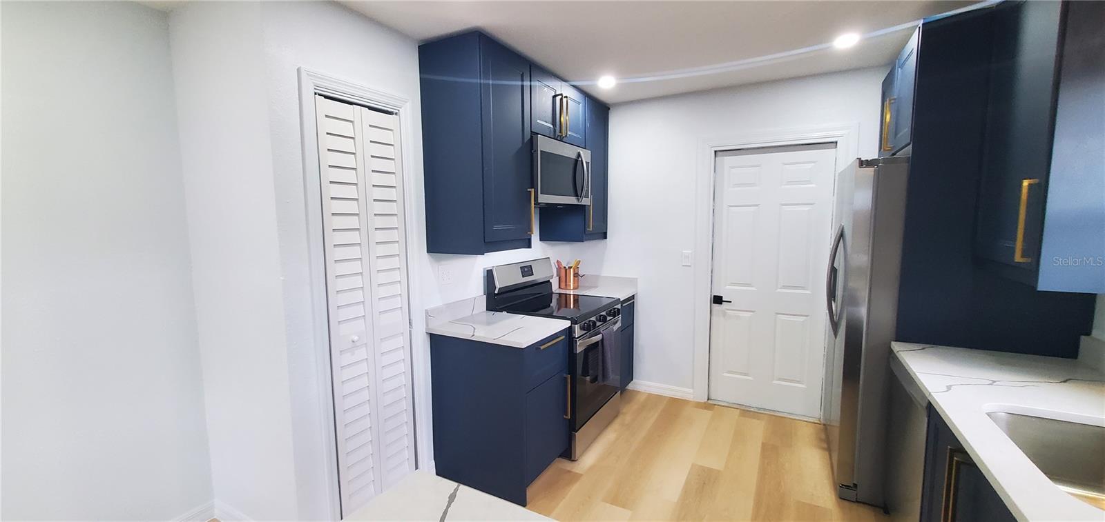 Image 3 of 6 For 6706 Juanita Street A
