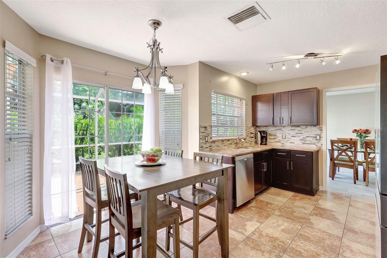 Image 14 of 64 For 9422 Oak Meadow Court