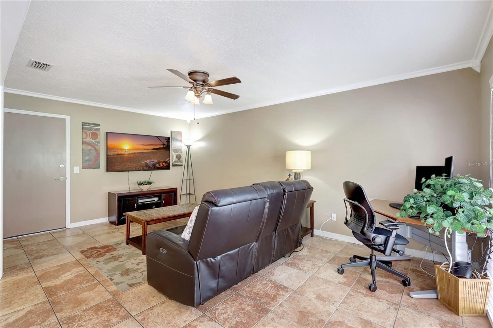 Image 18 of 64 For 9422 Oak Meadow Court