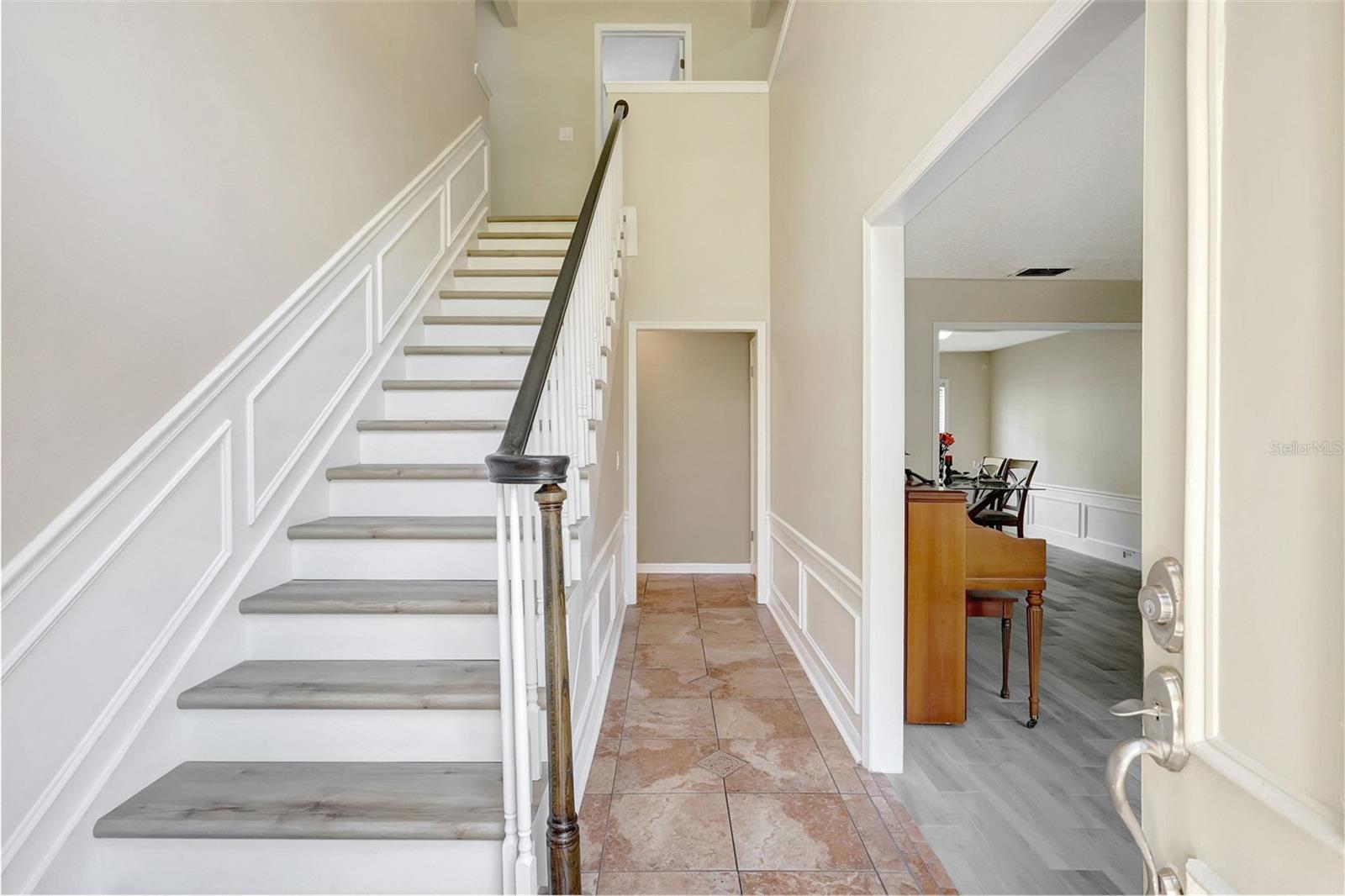 Image 21 of 64 For 9422 Oak Meadow Court