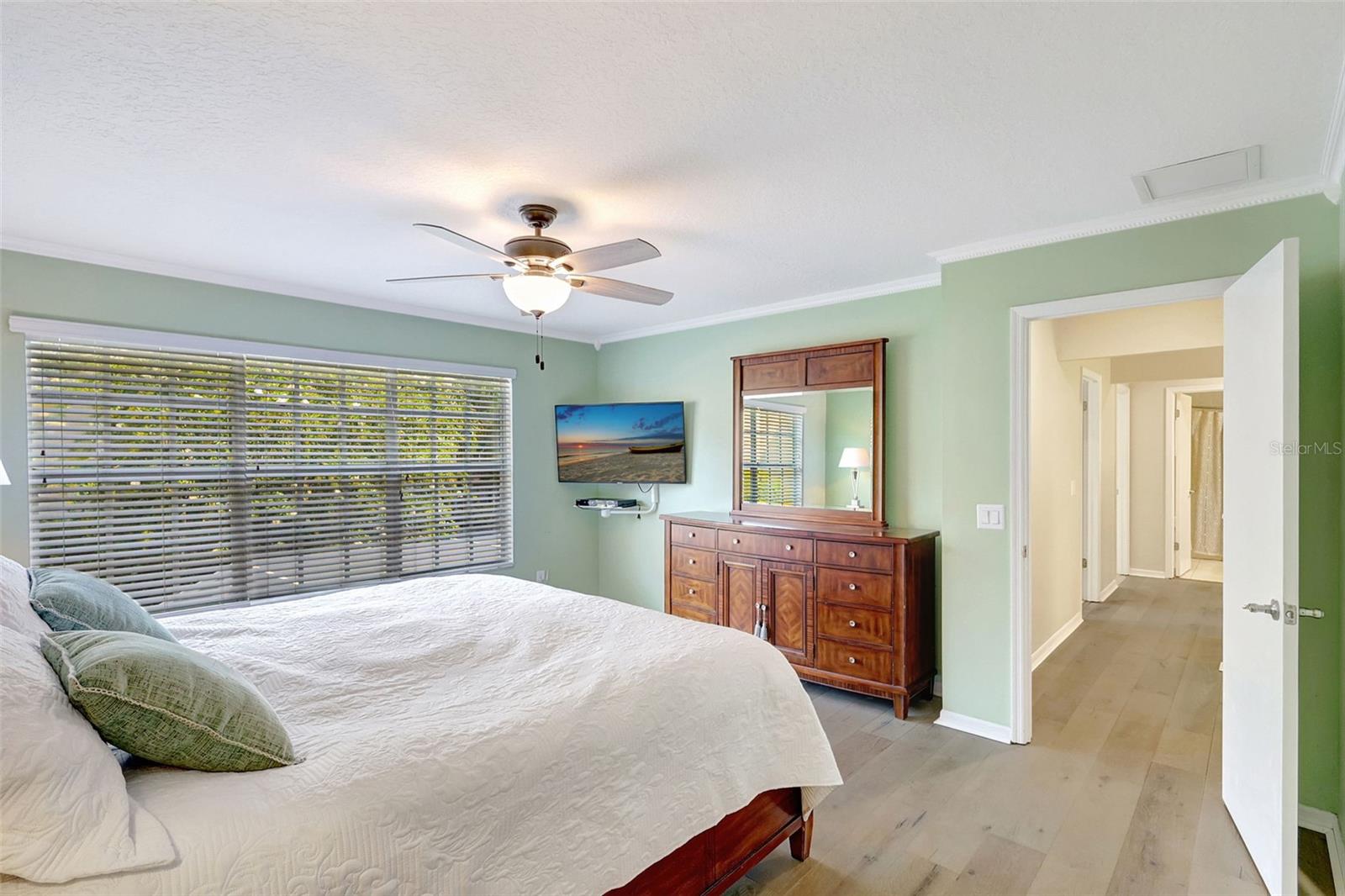 Image 23 of 64 For 9422 Oak Meadow Court