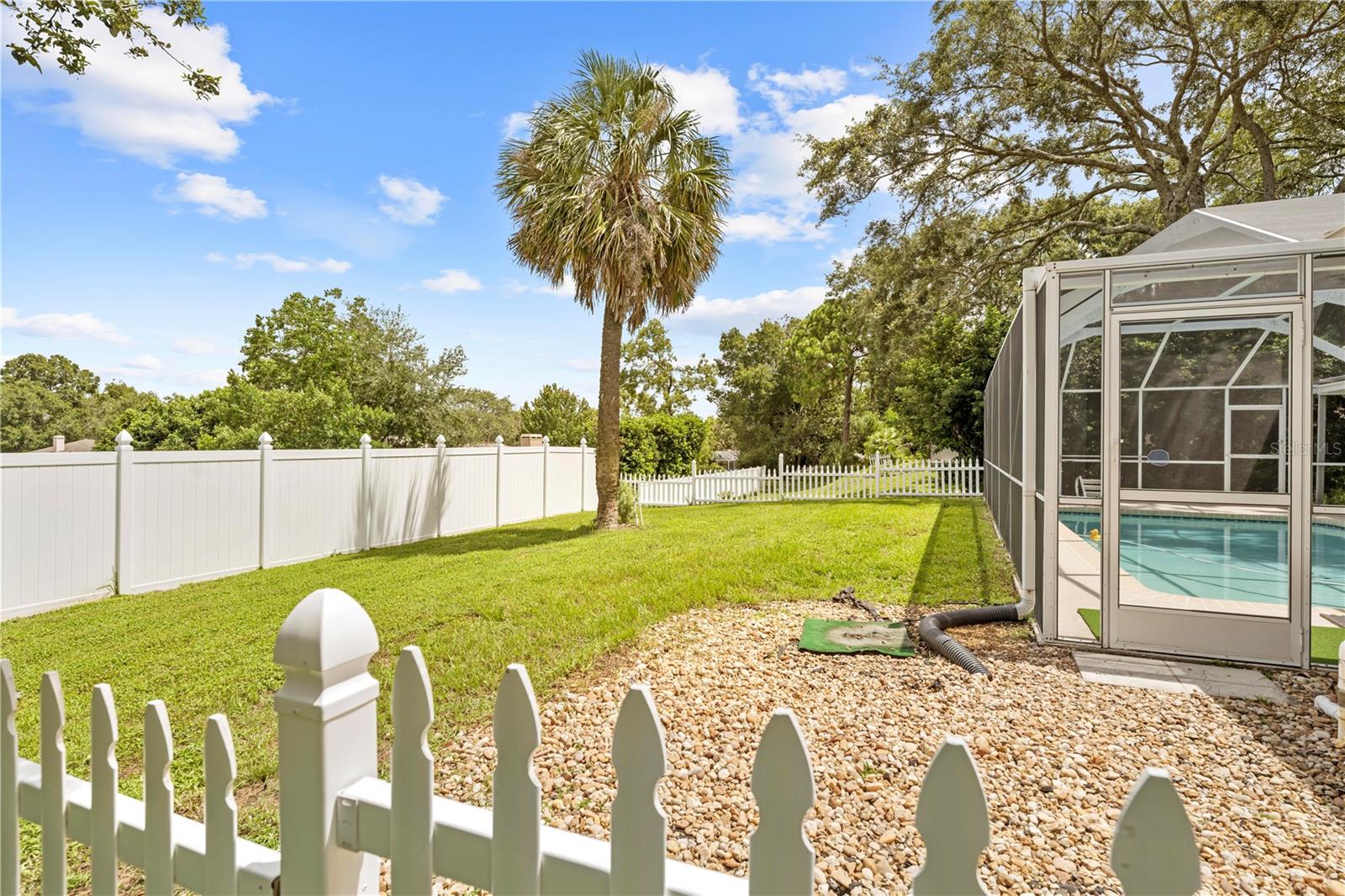 Image 13 of 63 For 14636 Linden Drive