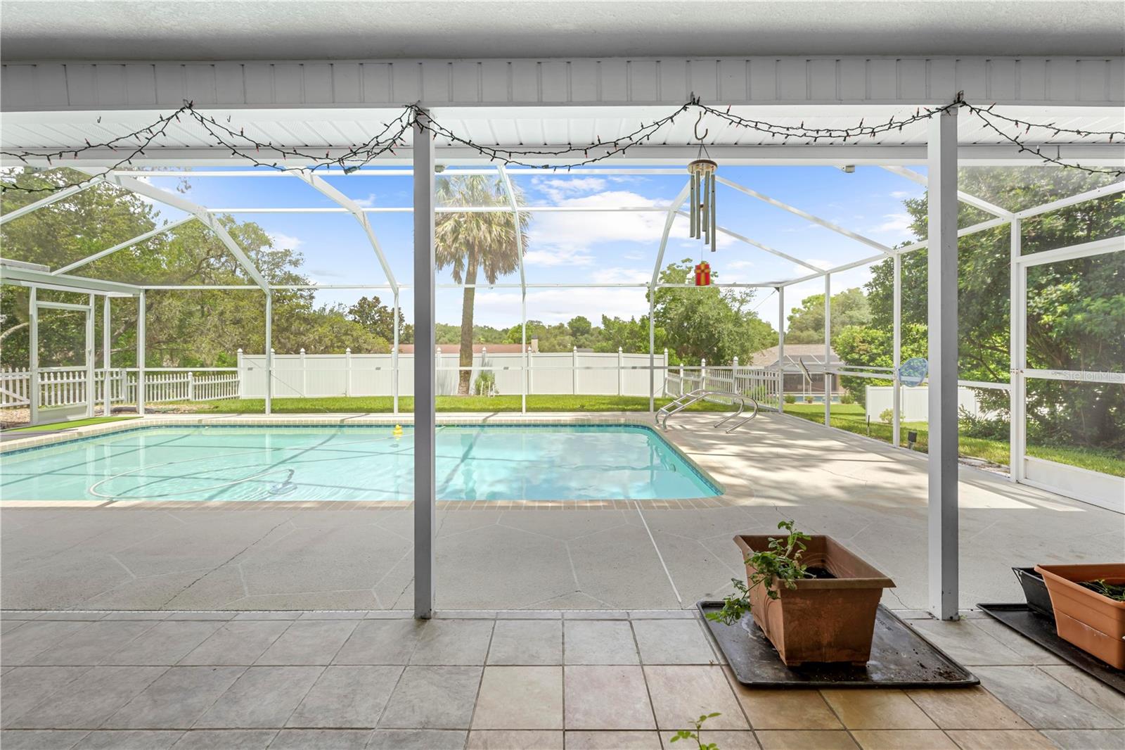 Image 20 of 63 For 14636 Linden Drive