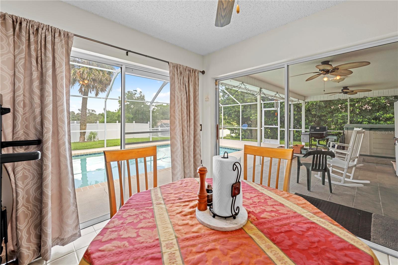 Image 22 of 63 For 14636 Linden Drive