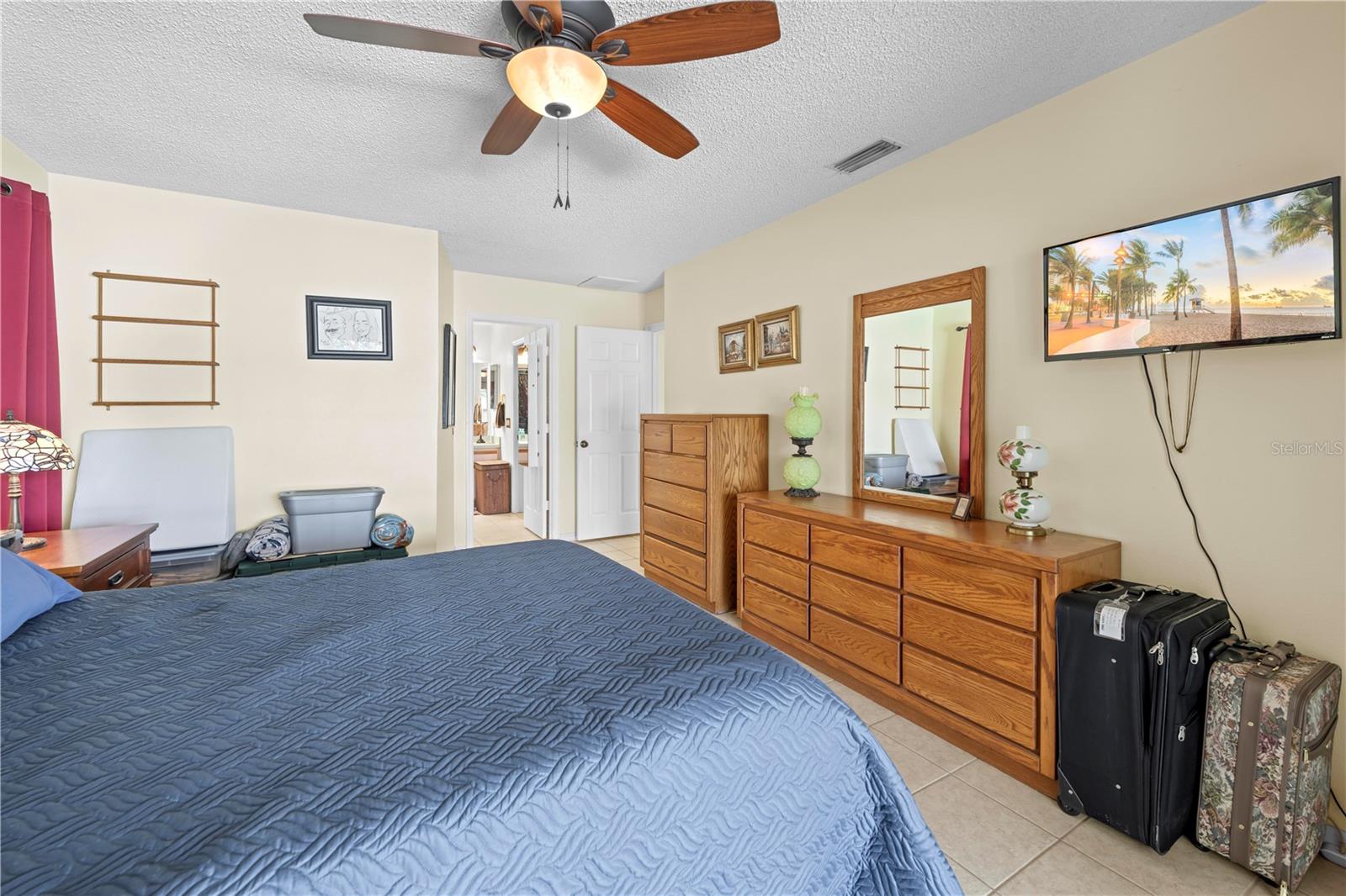 Image 30 of 63 For 14636 Linden Drive