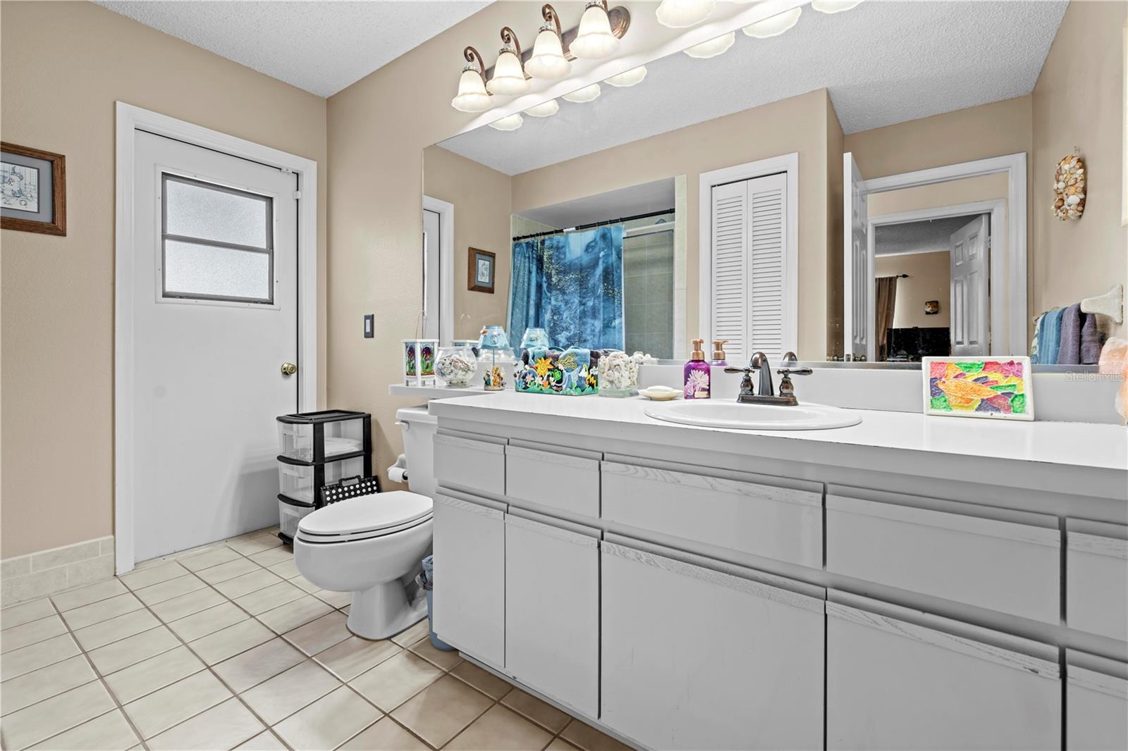 Image 37 of 63 For 14636 Linden Drive