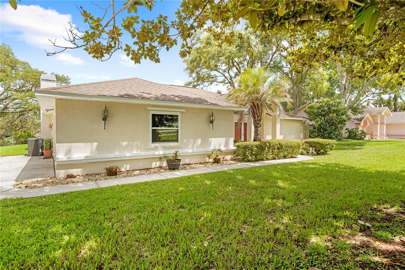 Image 4 of 63 For 14636 Linden Drive