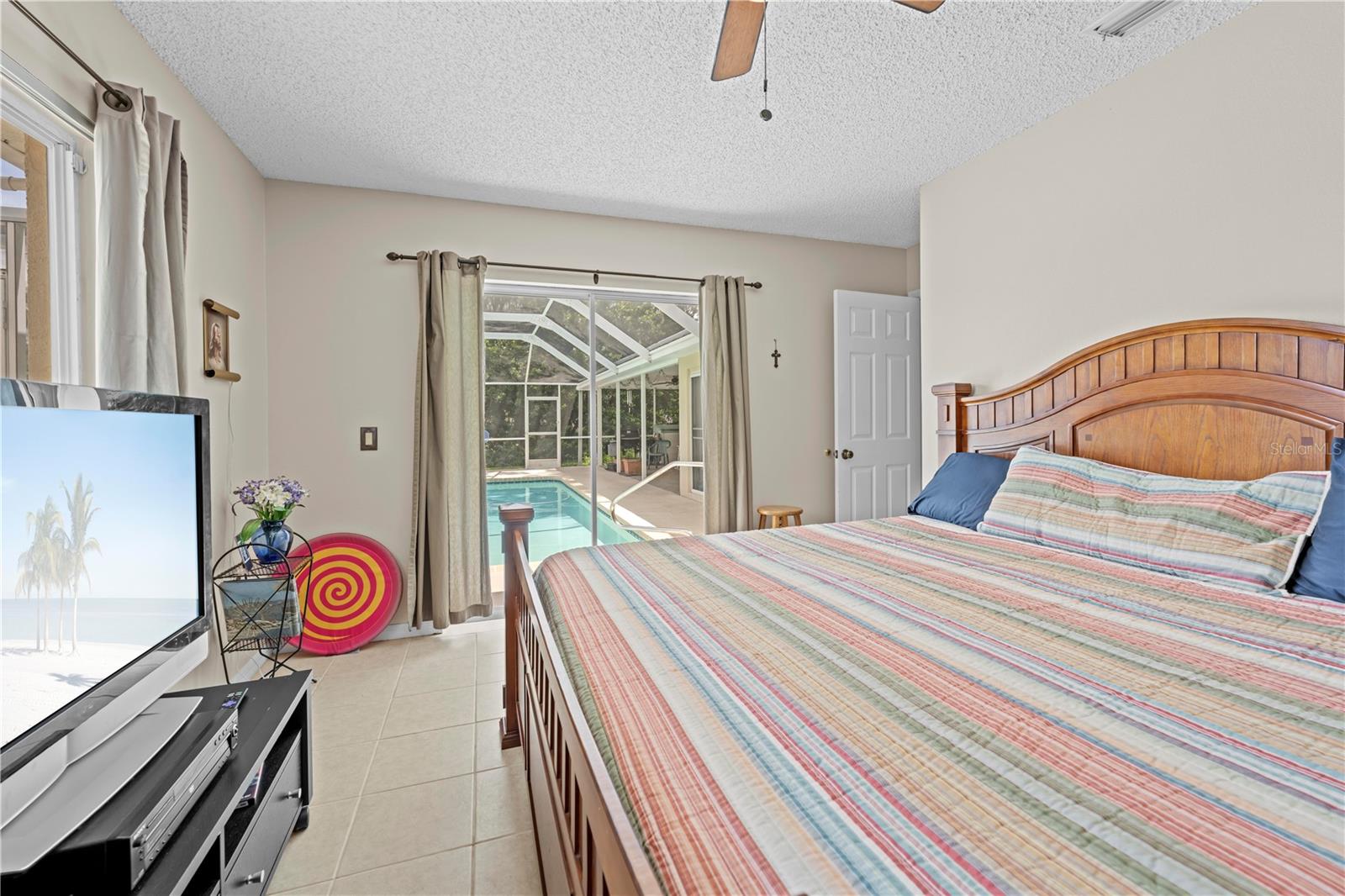 Image 40 of 63 For 14636 Linden Drive