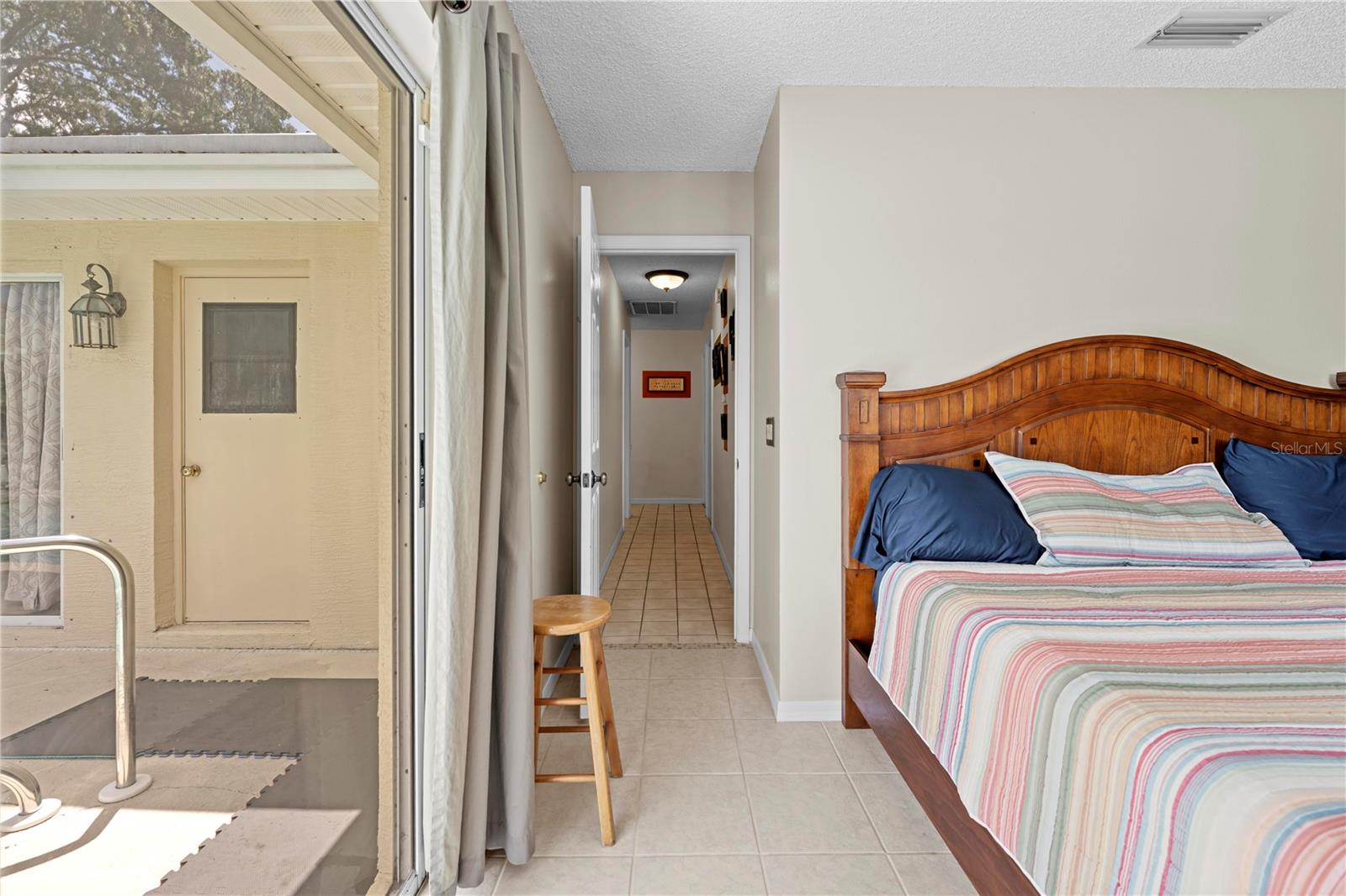 Image 41 of 63 For 14636 Linden Drive