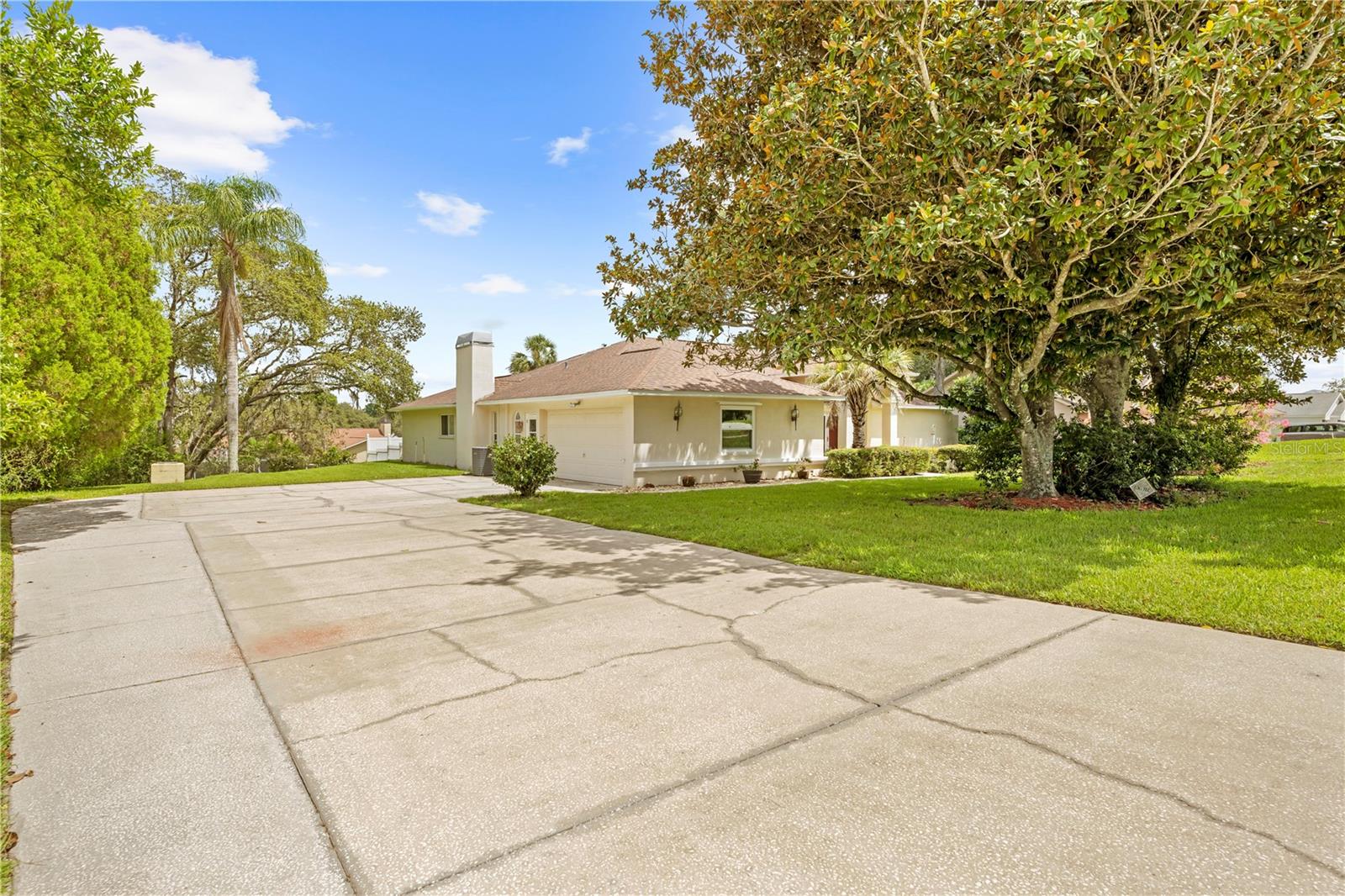 Image 6 of 63 For 14636 Linden Drive