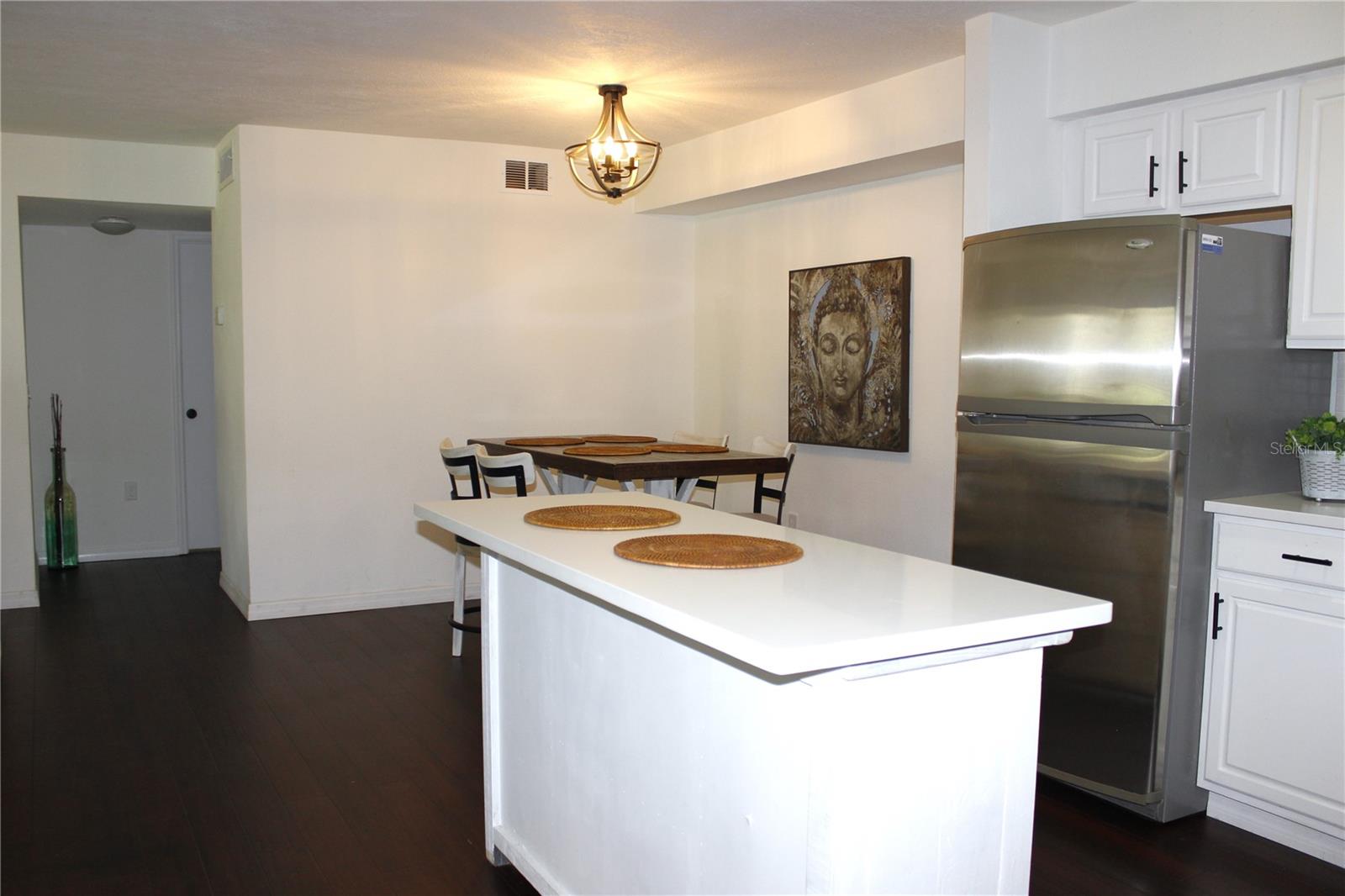 Image 9 of 37 For 9481 Highland Oak Drive 1310
