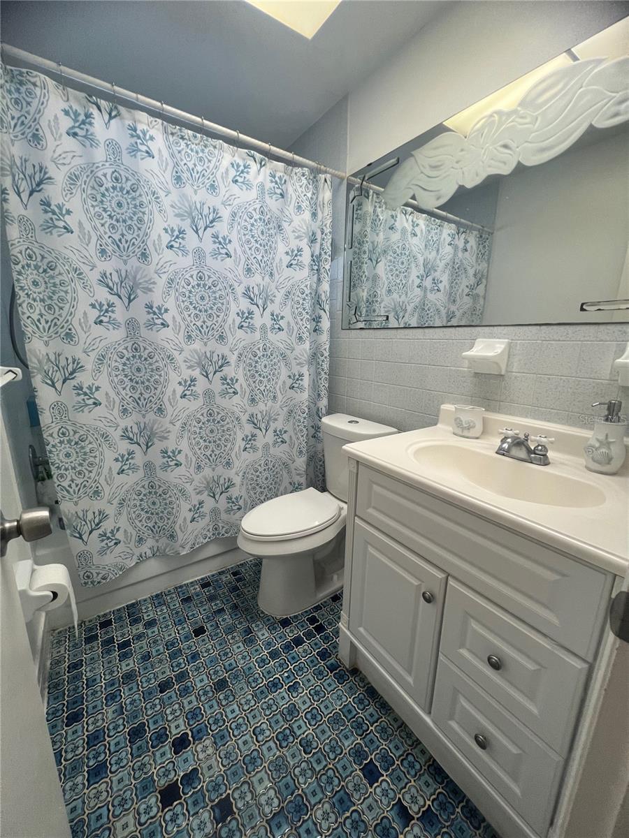 Image 17 of 32 For 7438 Lake Forest Circle