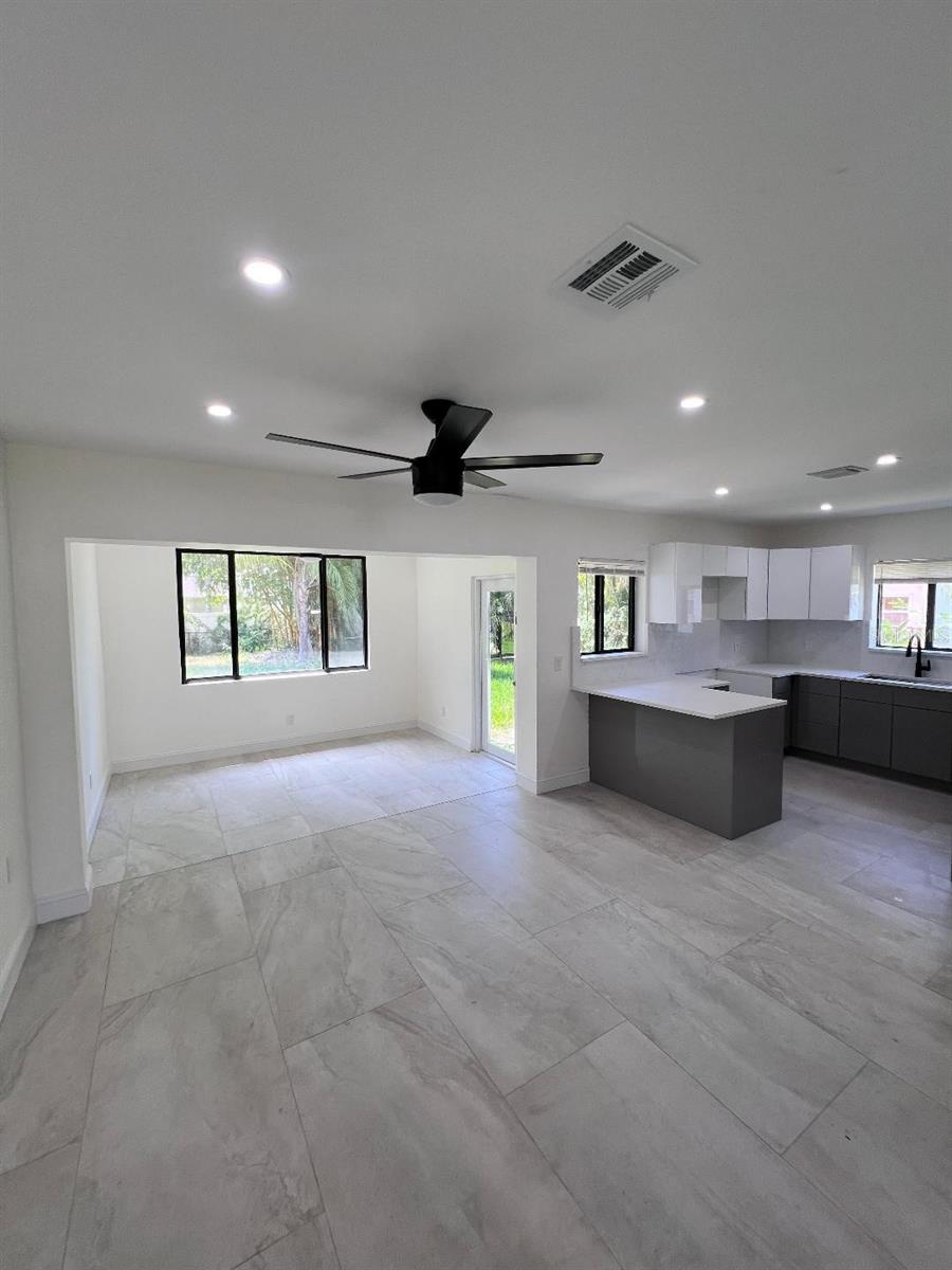 Image 2 of 5 For 1718 Bayshore Boulevard