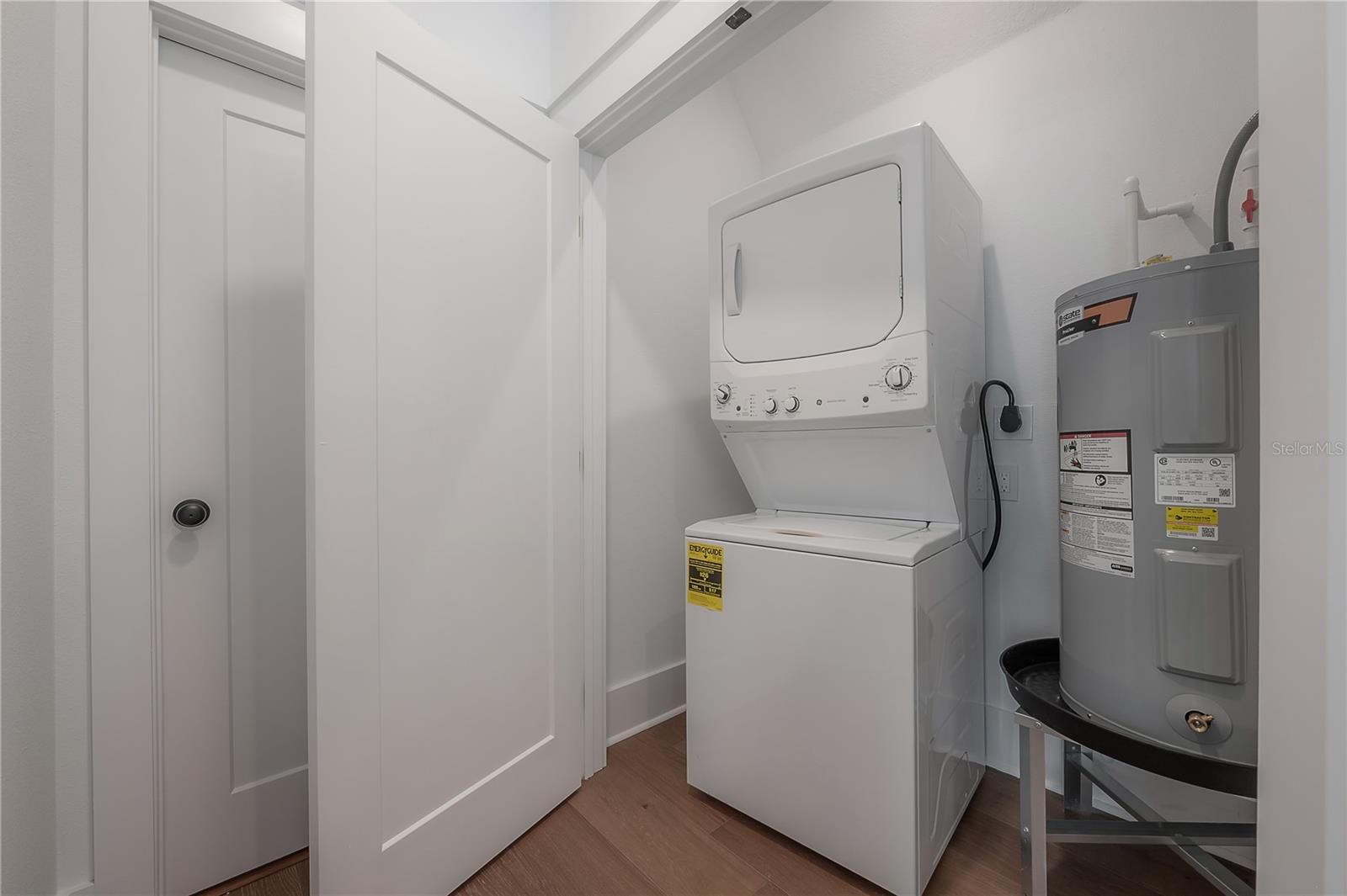 Image 11 of 13 For 807 Ida Street 3