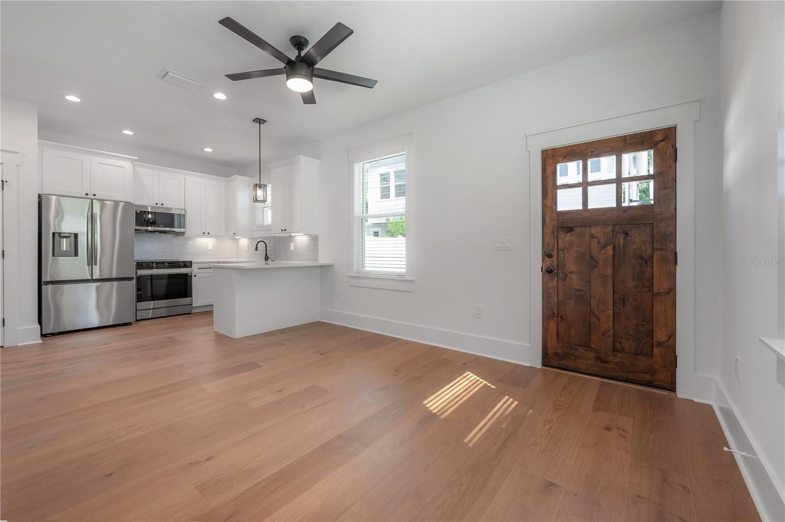 Image 5 of 13 For 807 Ida Street 3