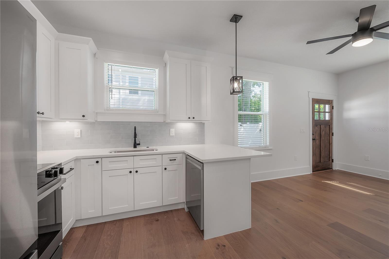 Image 6 of 13 For 807 Ida Street 3