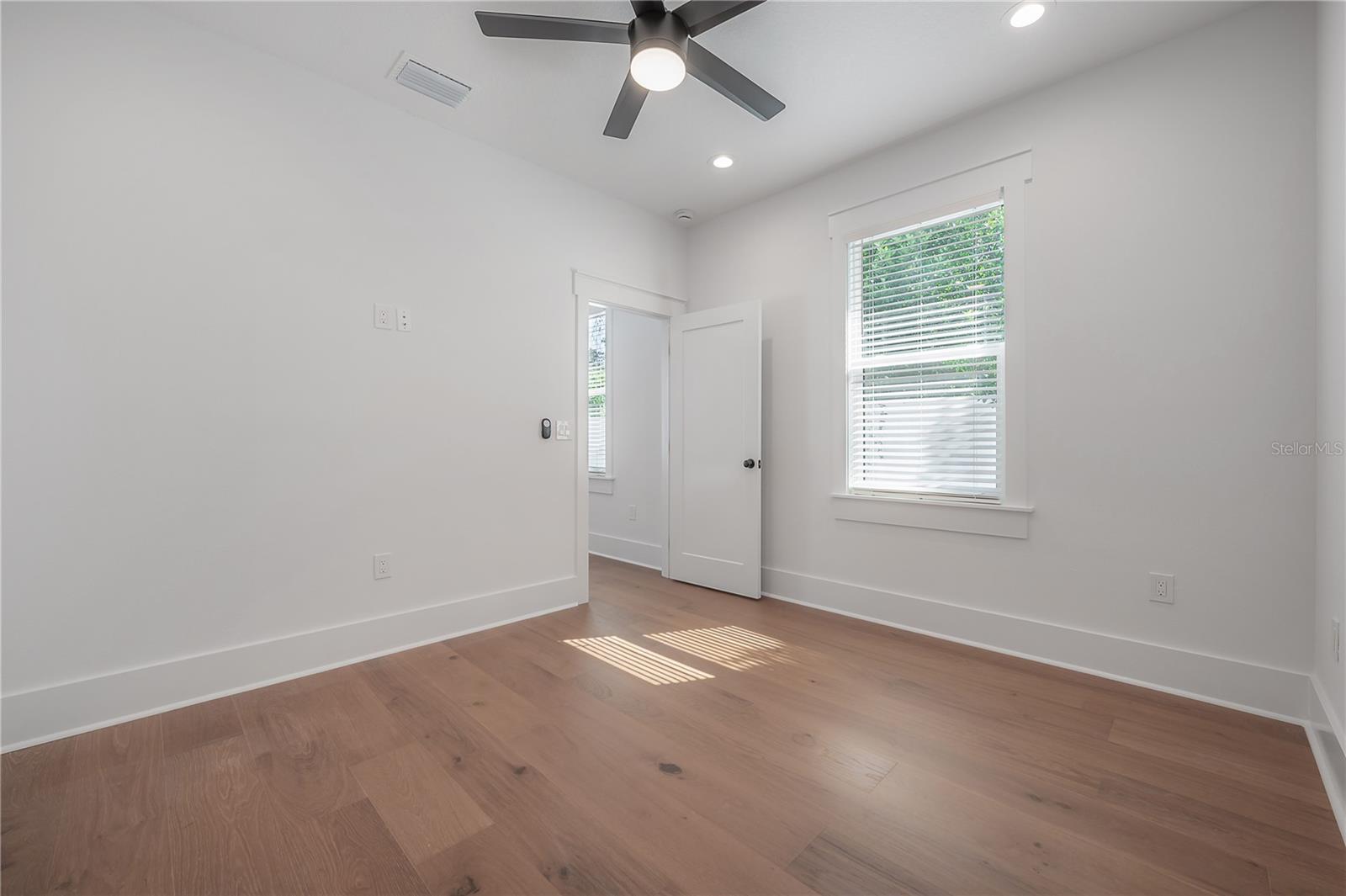 Image 7 of 13 For 807 Ida Street 3