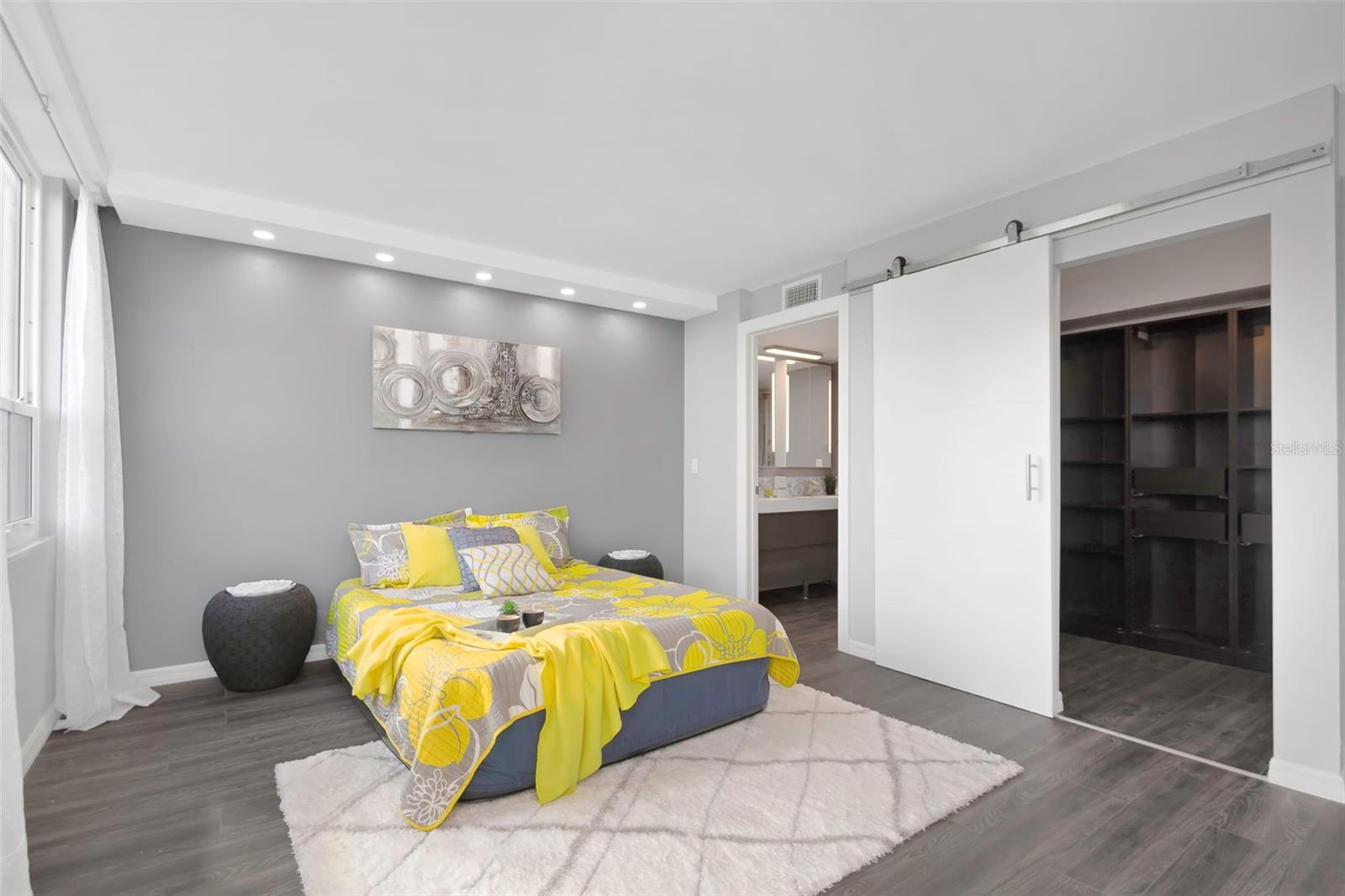 Image 22 of 71 For 2617 Cove Cay Drive 404
