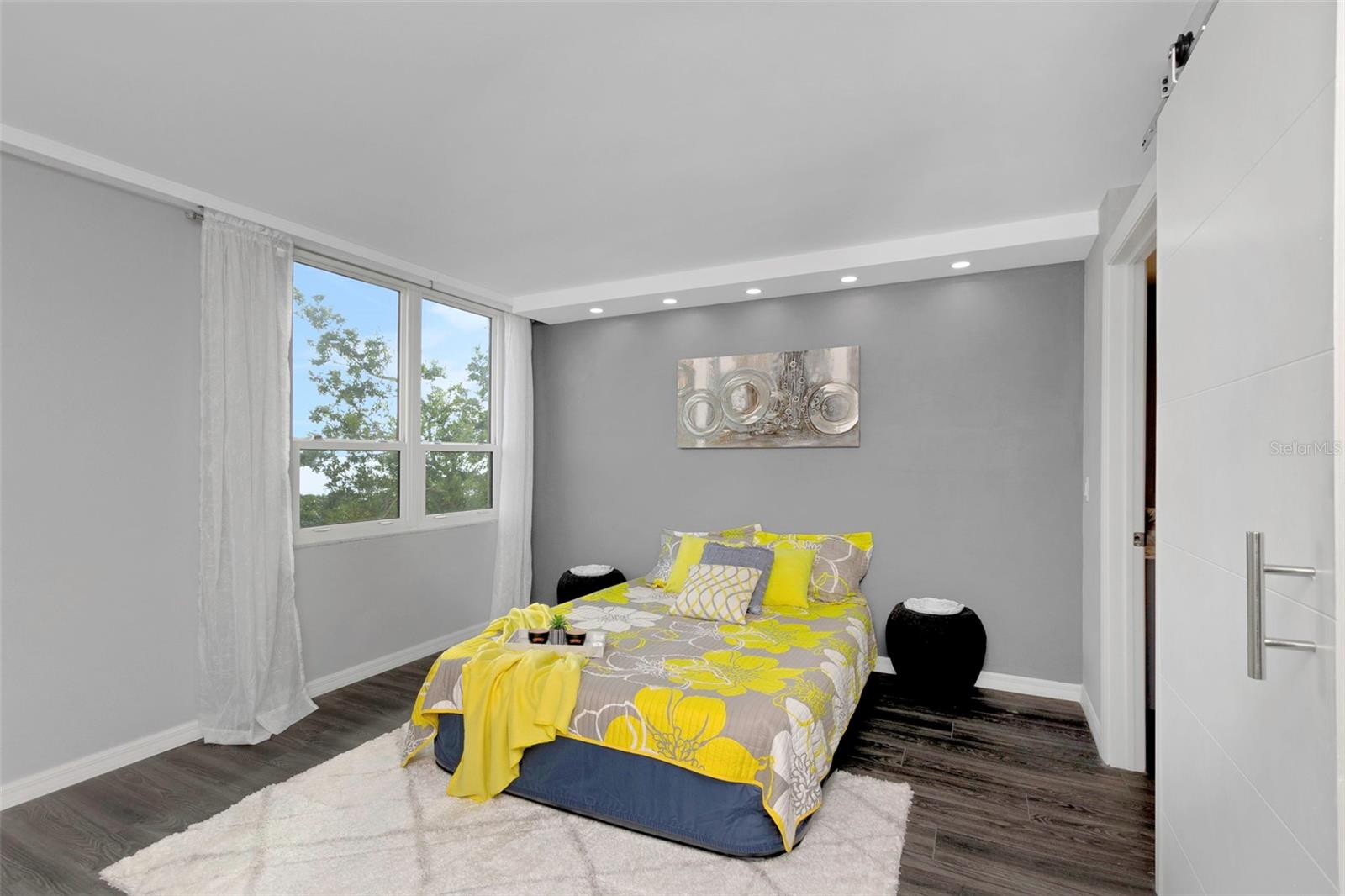 Image 23 of 71 For 2617 Cove Cay Drive 404