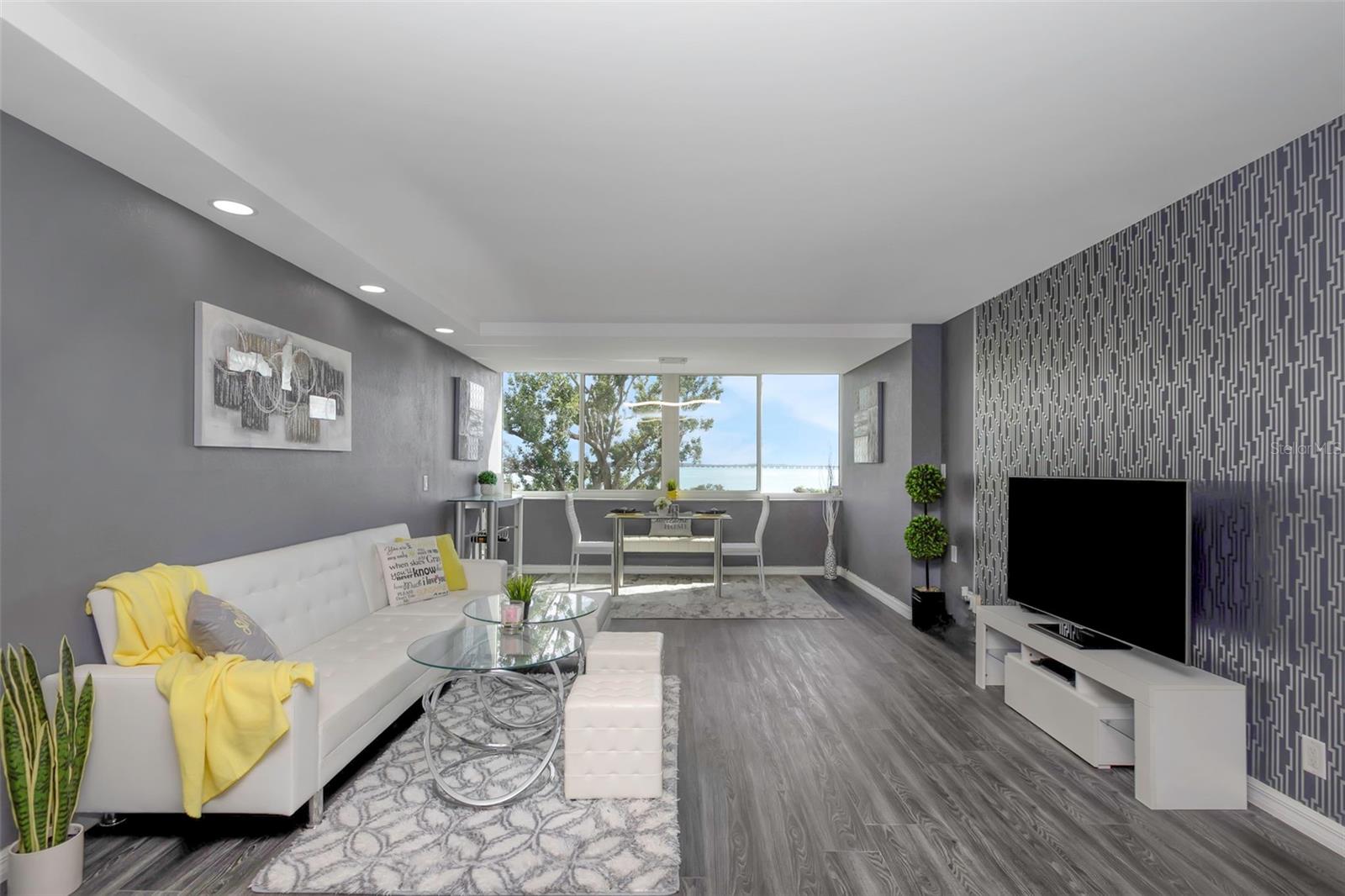 Image 3 of 71 For 2617 Cove Cay Drive 404