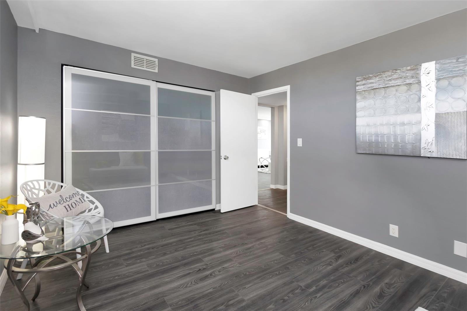 Image 33 of 71 For 2617 Cove Cay Drive 404