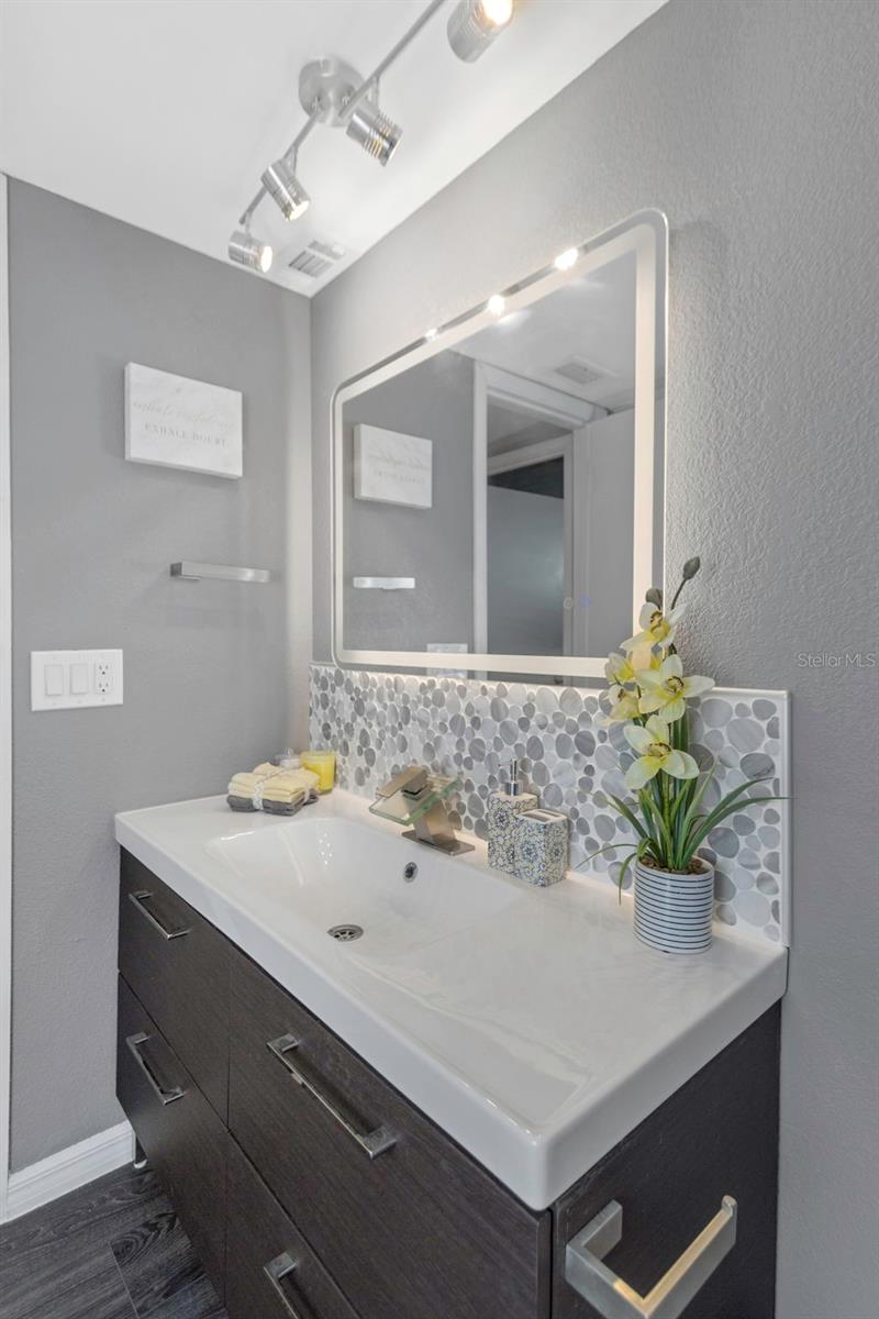 Image 38 of 71 For 2617 Cove Cay Drive 404