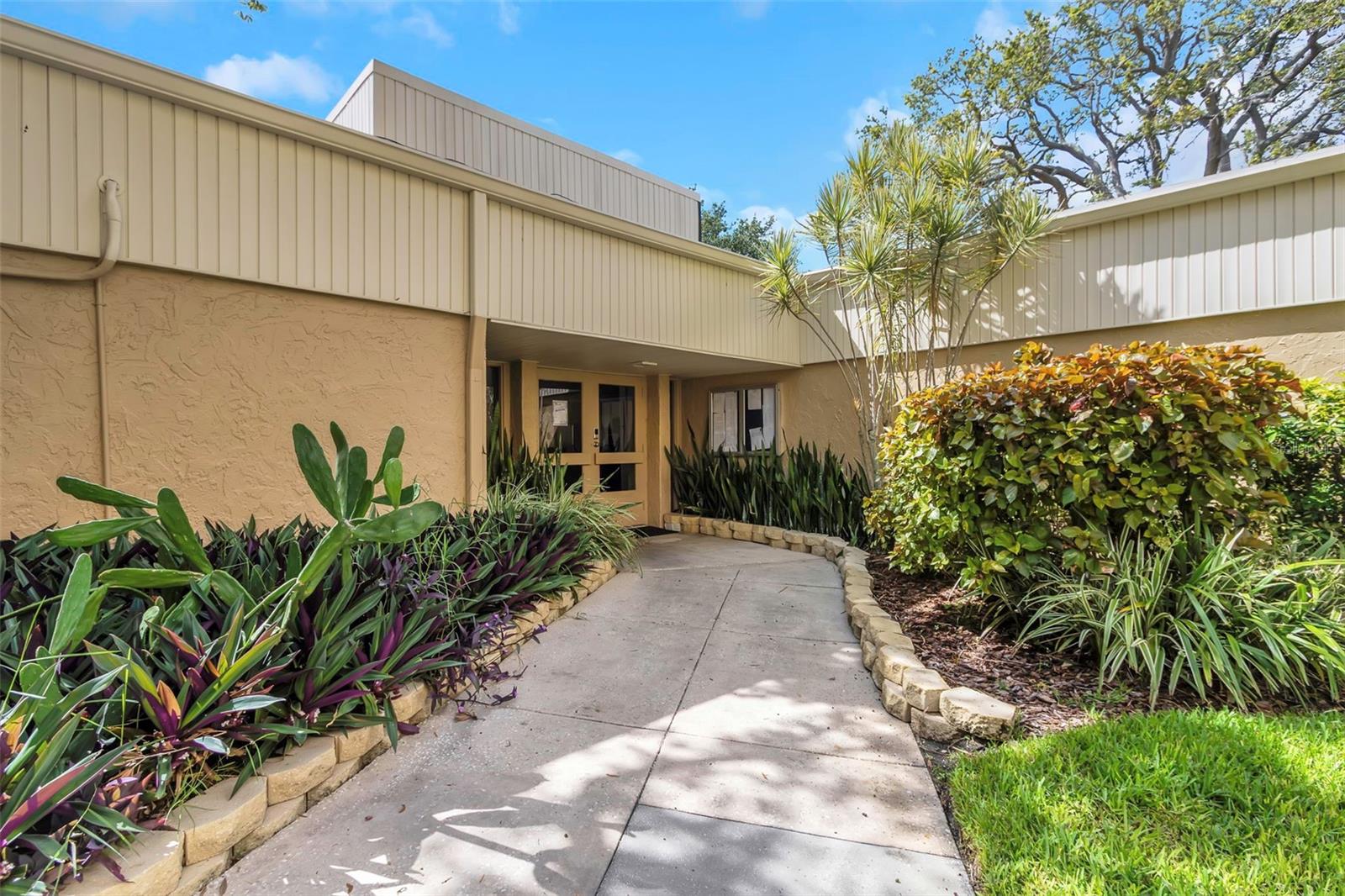 Image 42 of 71 For 2617 Cove Cay Drive 404