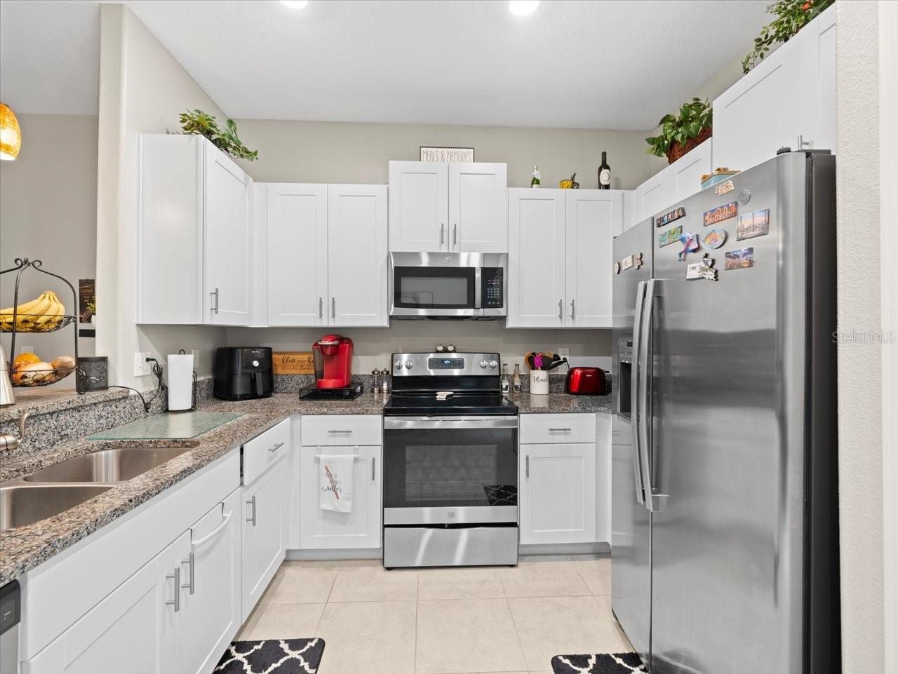Image 17 of 32 For 8491 Essington St