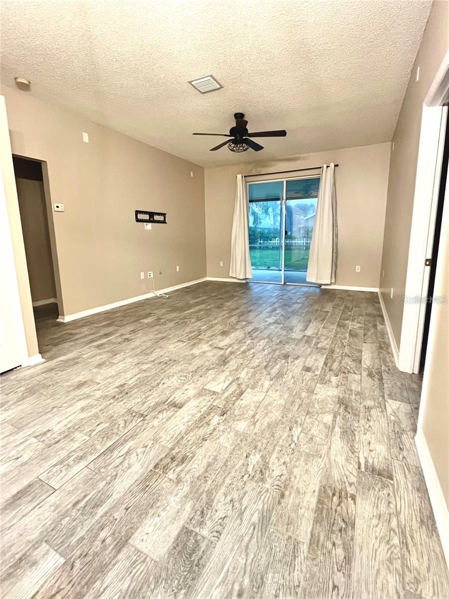 Image 7 of 12 For 10519 Peppergrass Court
