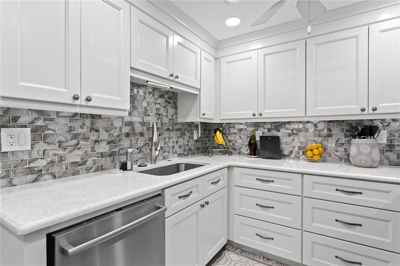 Image 11 of 31 For 2700 Bayshore Boulevard 11405