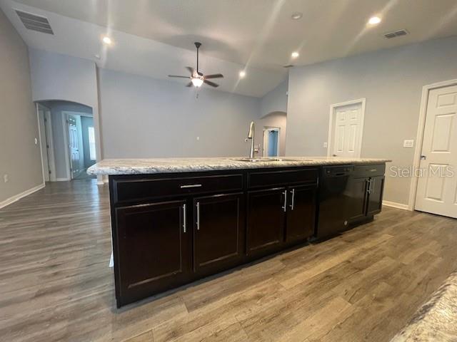 Image 21 of 48 For 5108 33rd Avenue E