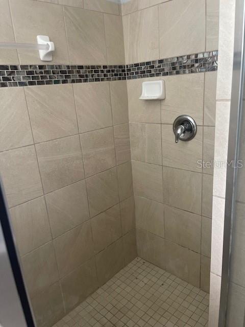 Image 37 of 48 For 5108 33rd Avenue E