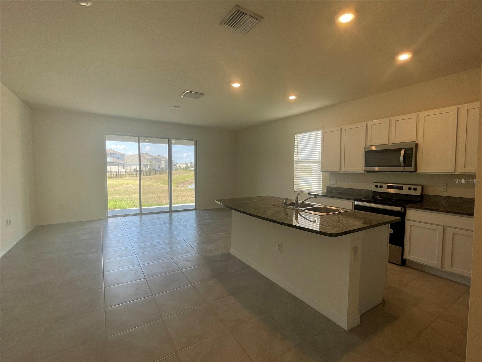 Image 4 of 32 For 33078 Major Oak Dr