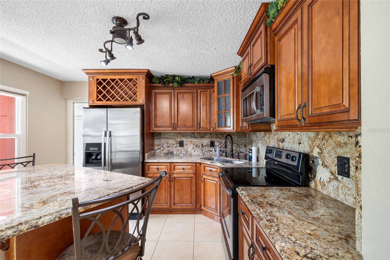 Image 16 of 45 For 4527 Fountainbleau Rd