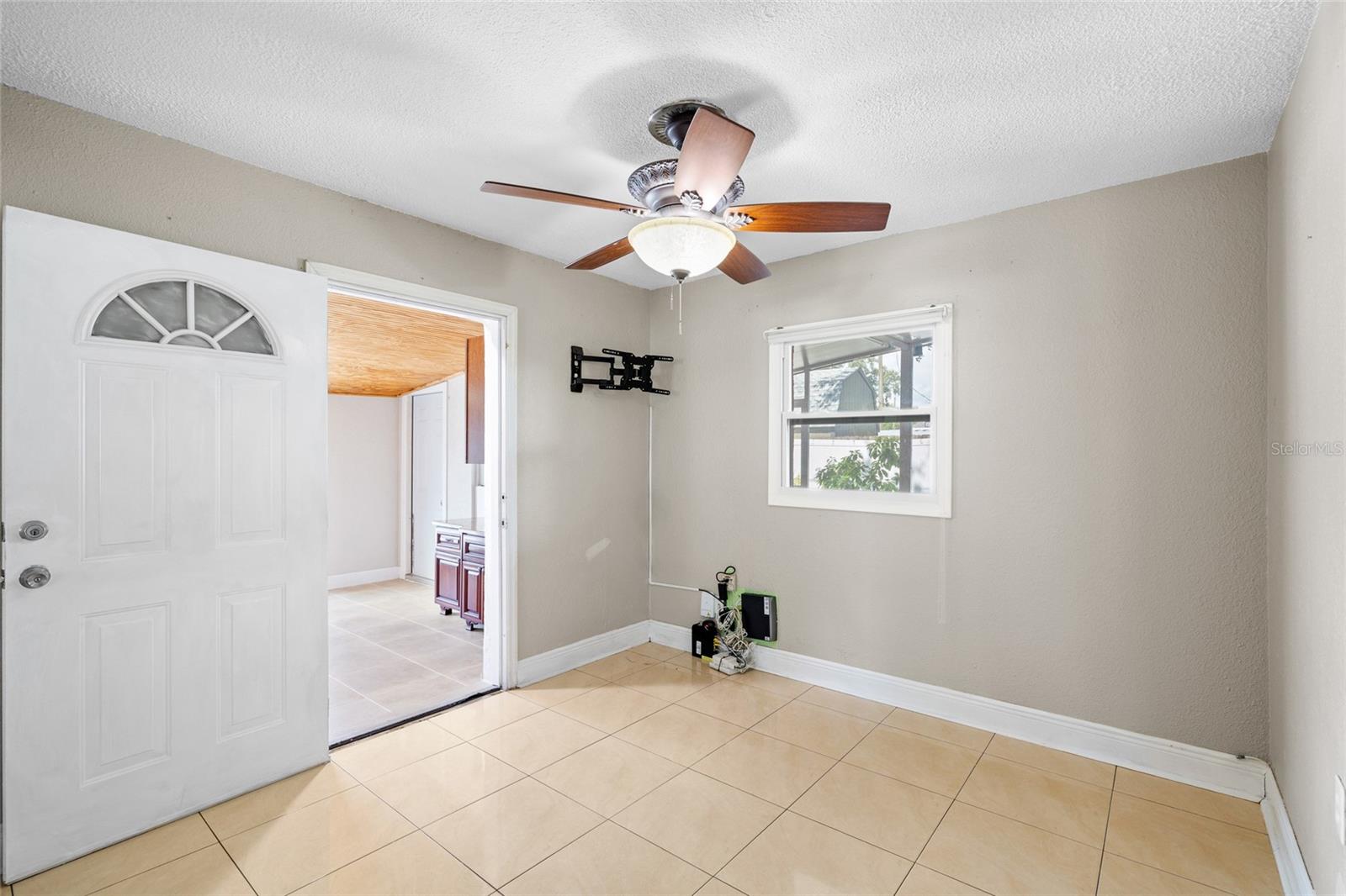 Image 29 of 45 For 4527 Fountainbleau Rd