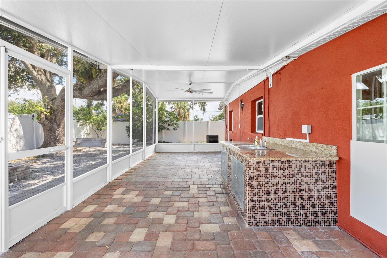 Image 35 of 45 For 4527 Fountainbleau Rd