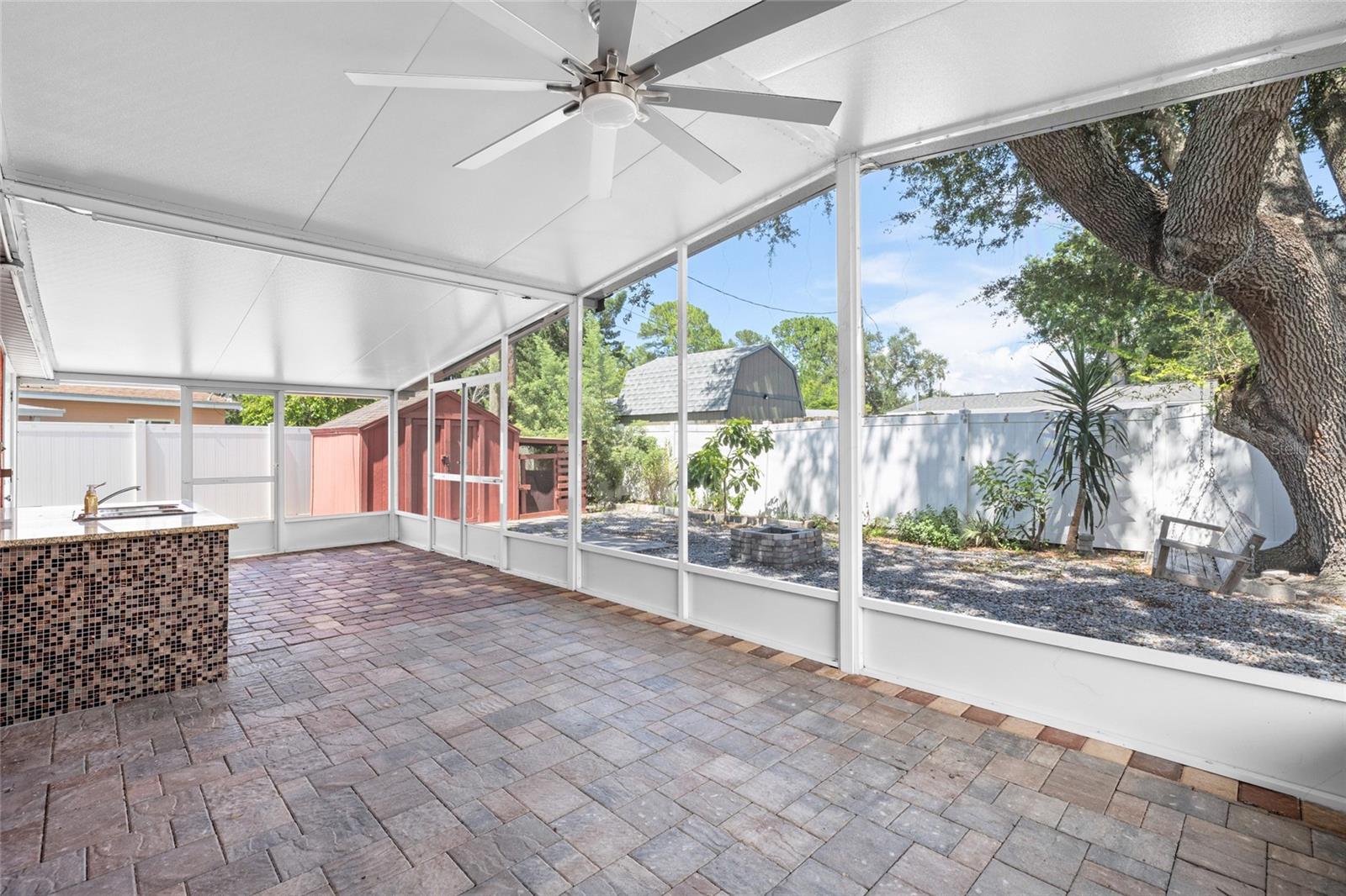 Image 37 of 45 For 4527 Fountainbleau Rd