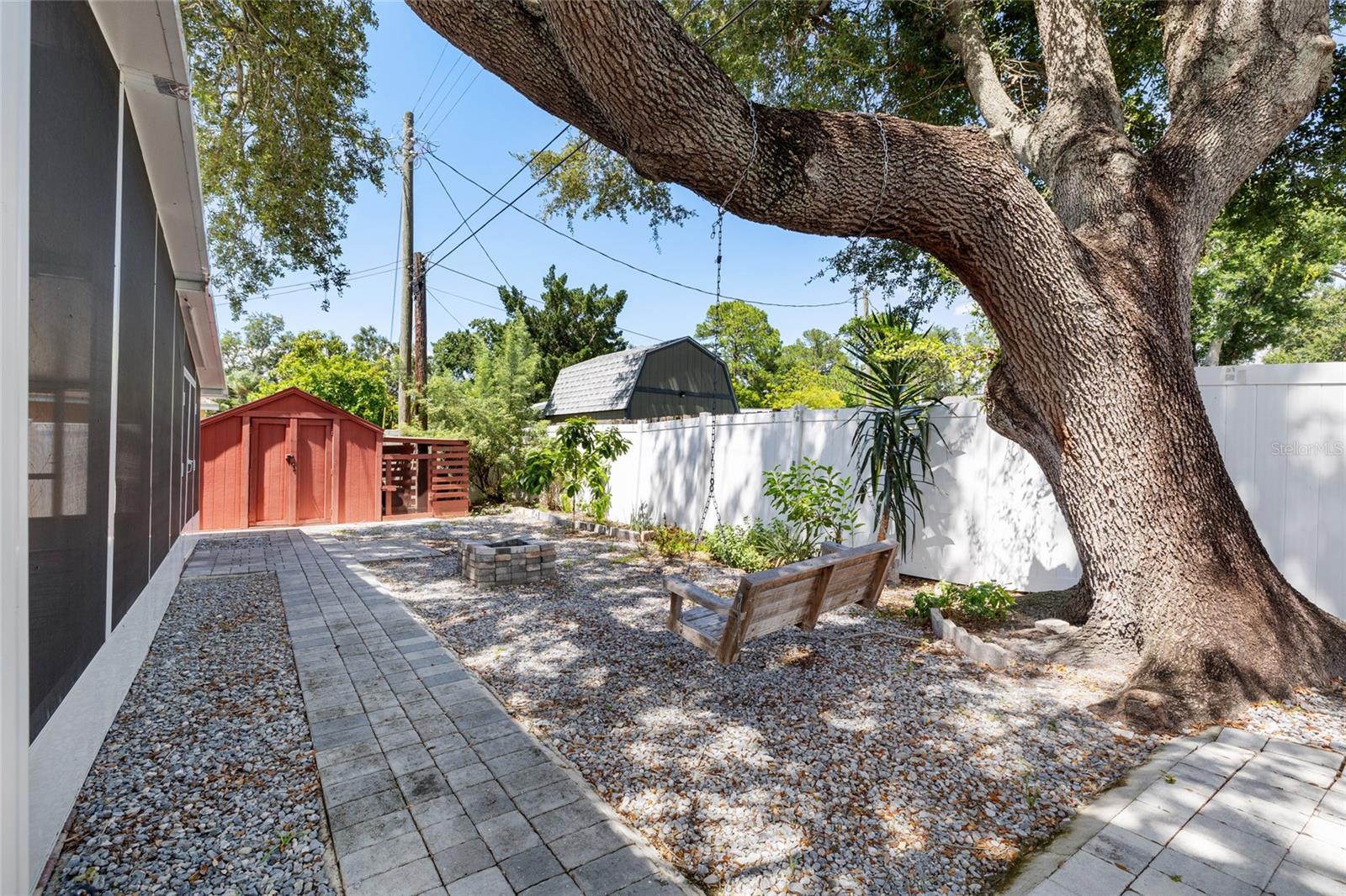 Image 39 of 45 For 4527 Fountainbleau Rd