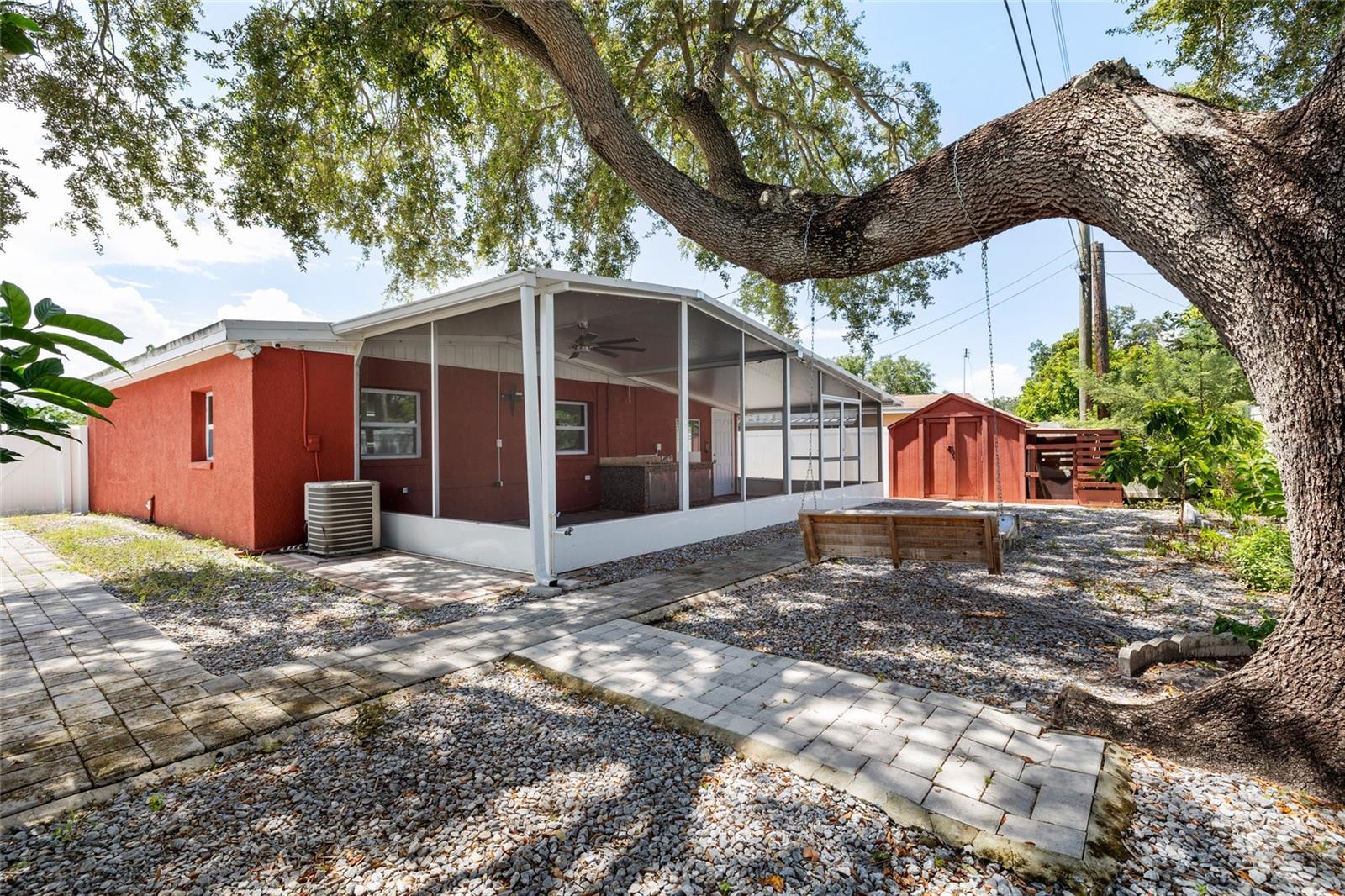 Image 40 of 45 For 4527 Fountainbleau Rd