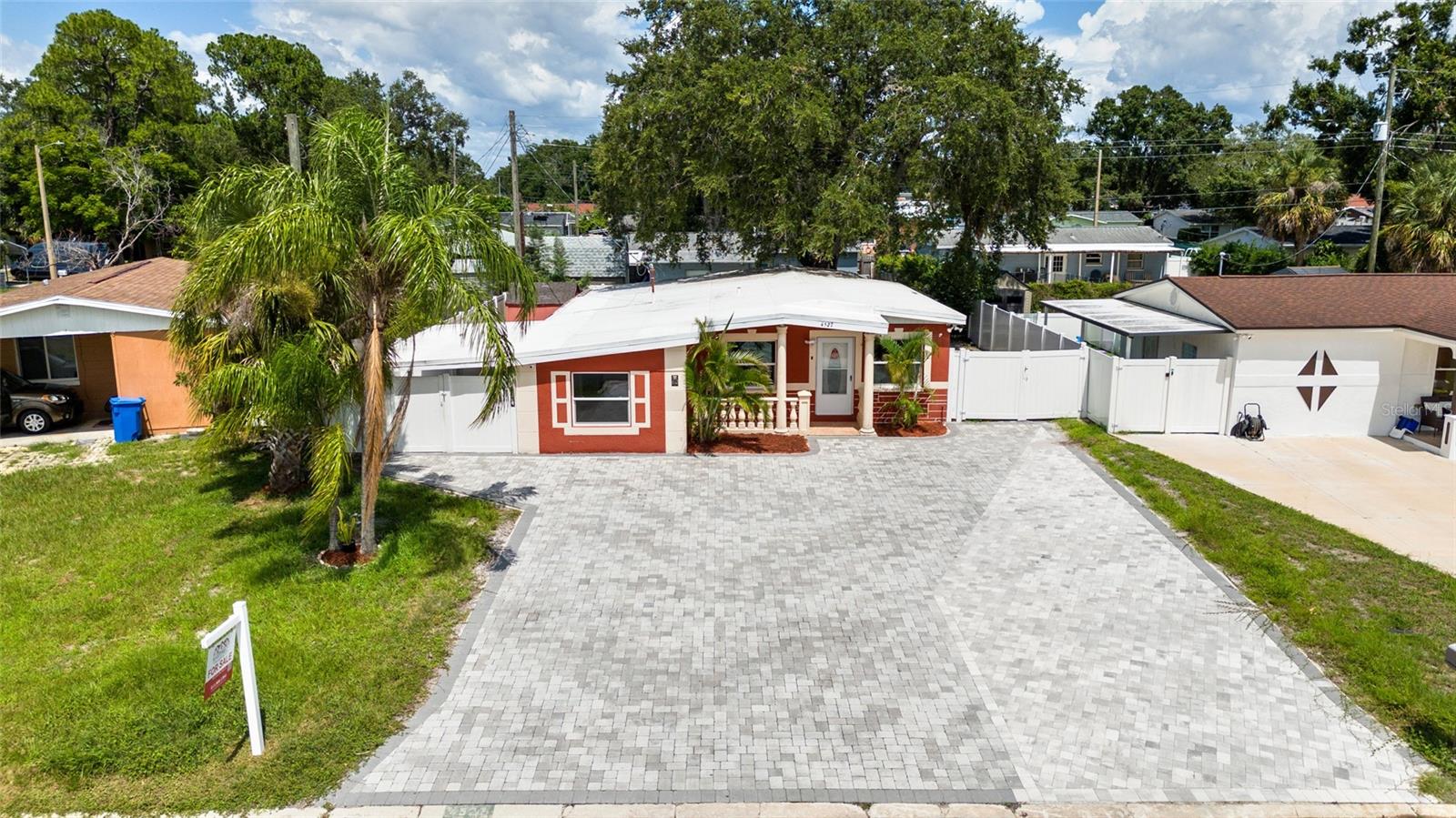 Image 5 of 45 For 4527 Fountainbleau Rd