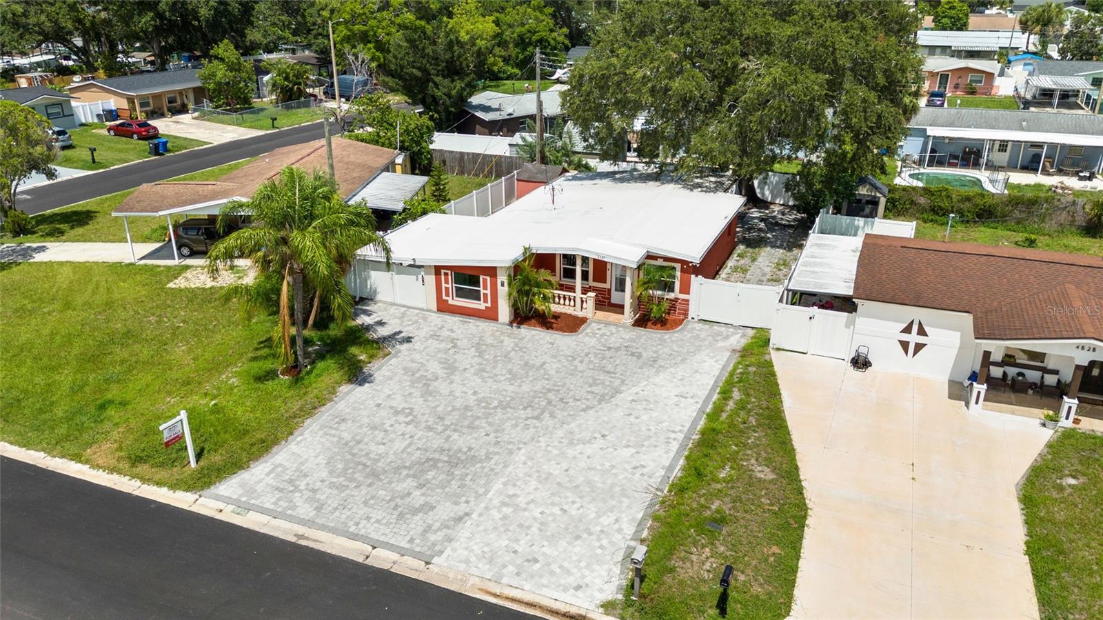 Image 7 of 45 For 4527 Fountainbleau Rd