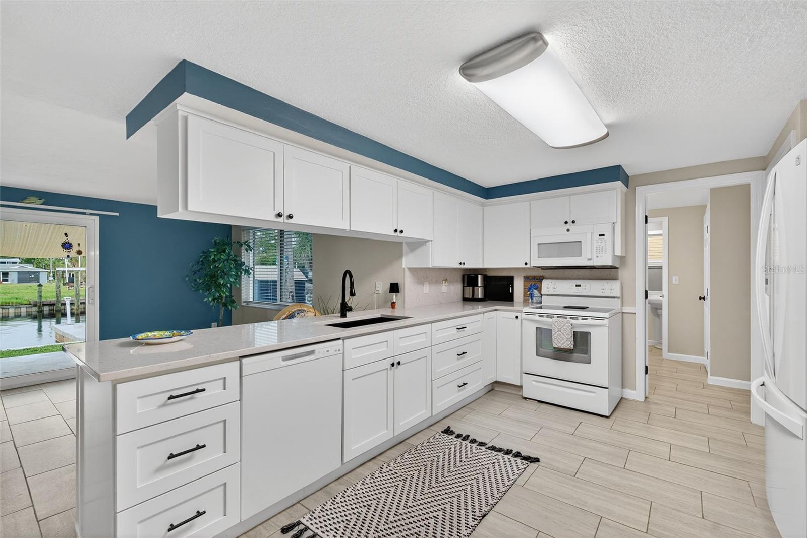 Image 13 of 50 For 5433 Bluepoint Drive