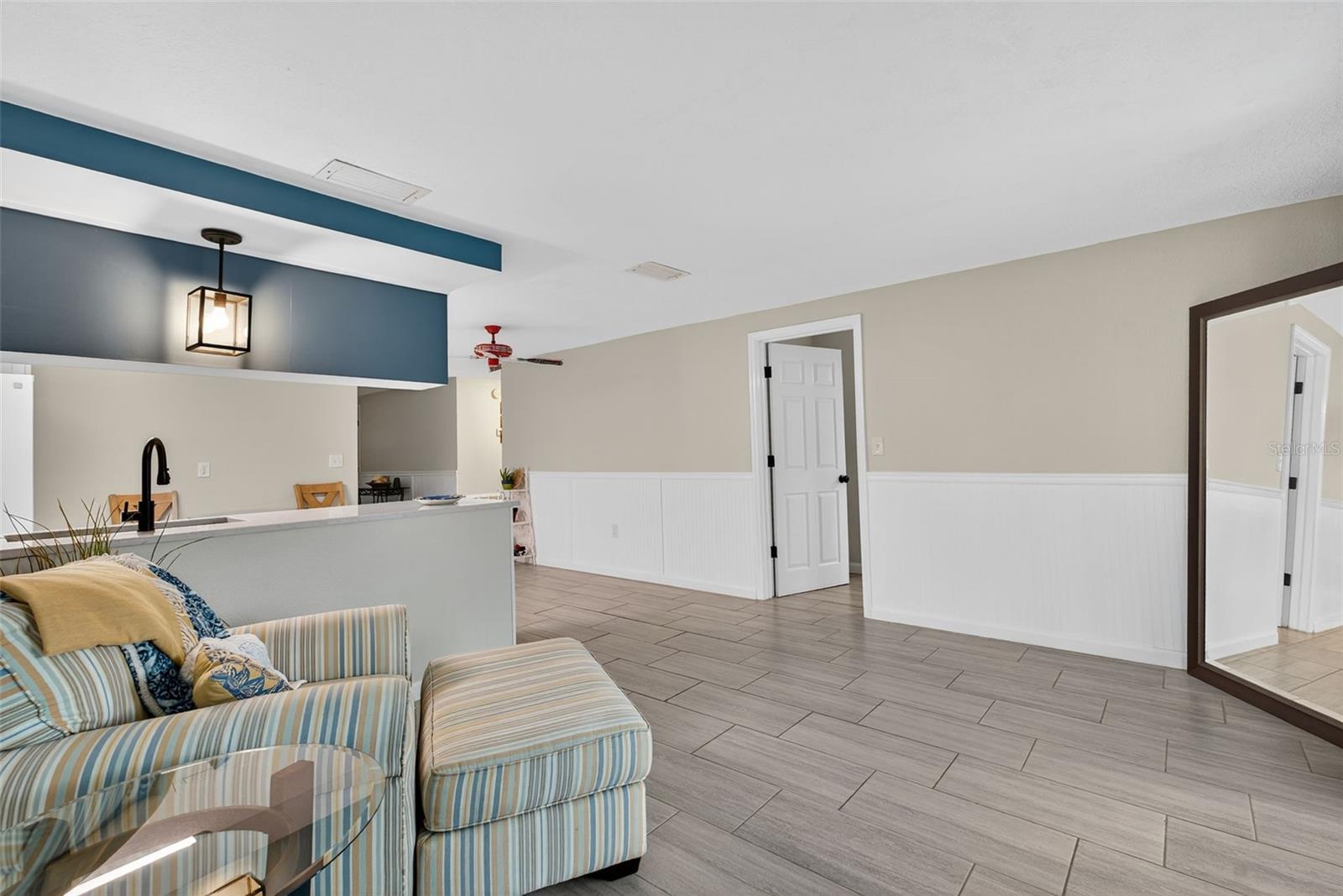 Image 16 of 50 For 5433 Bluepoint Drive
