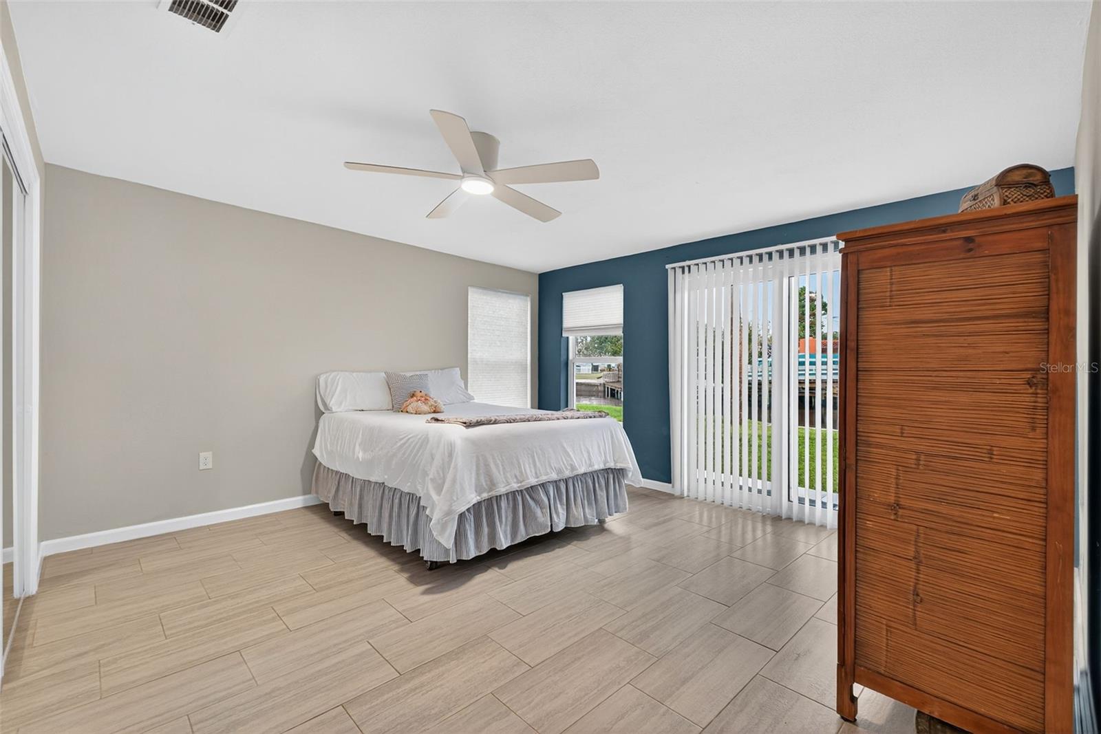 Image 18 of 50 For 5433 Bluepoint Drive