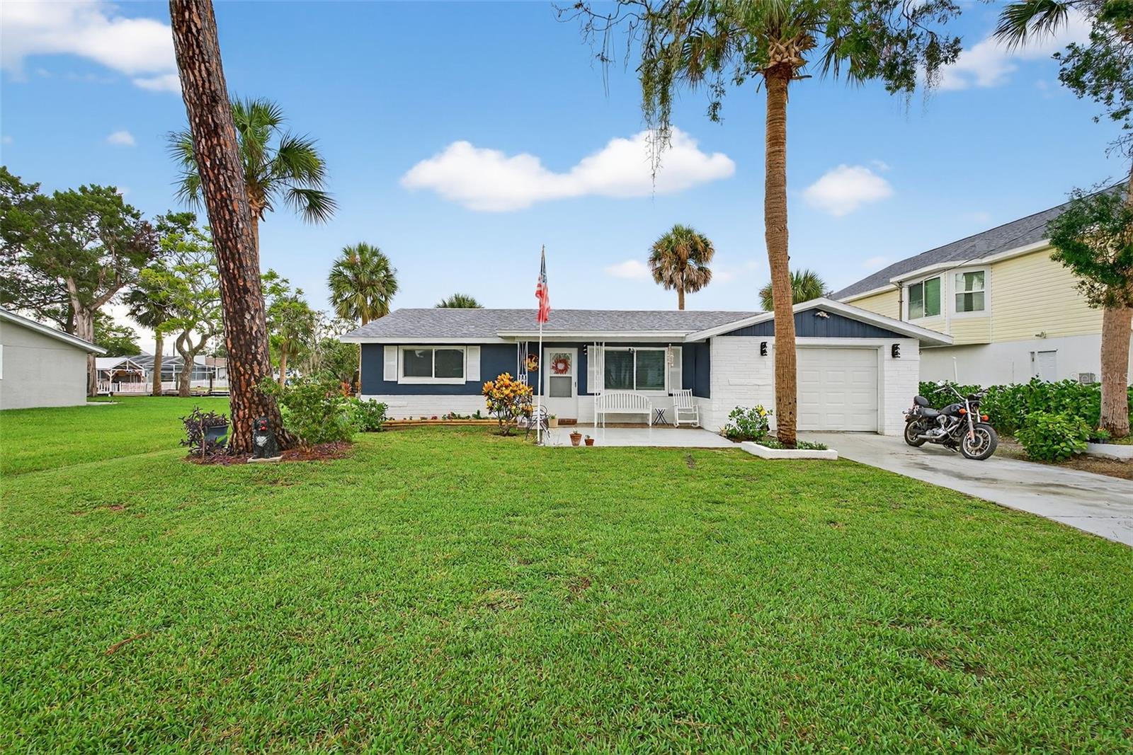 Image 2 of 50 For 5433 Bluepoint Drive