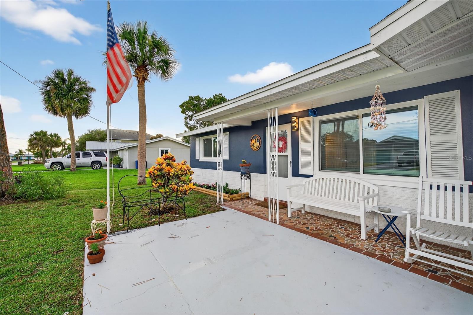 Image 4 of 50 For 5433 Bluepoint Drive