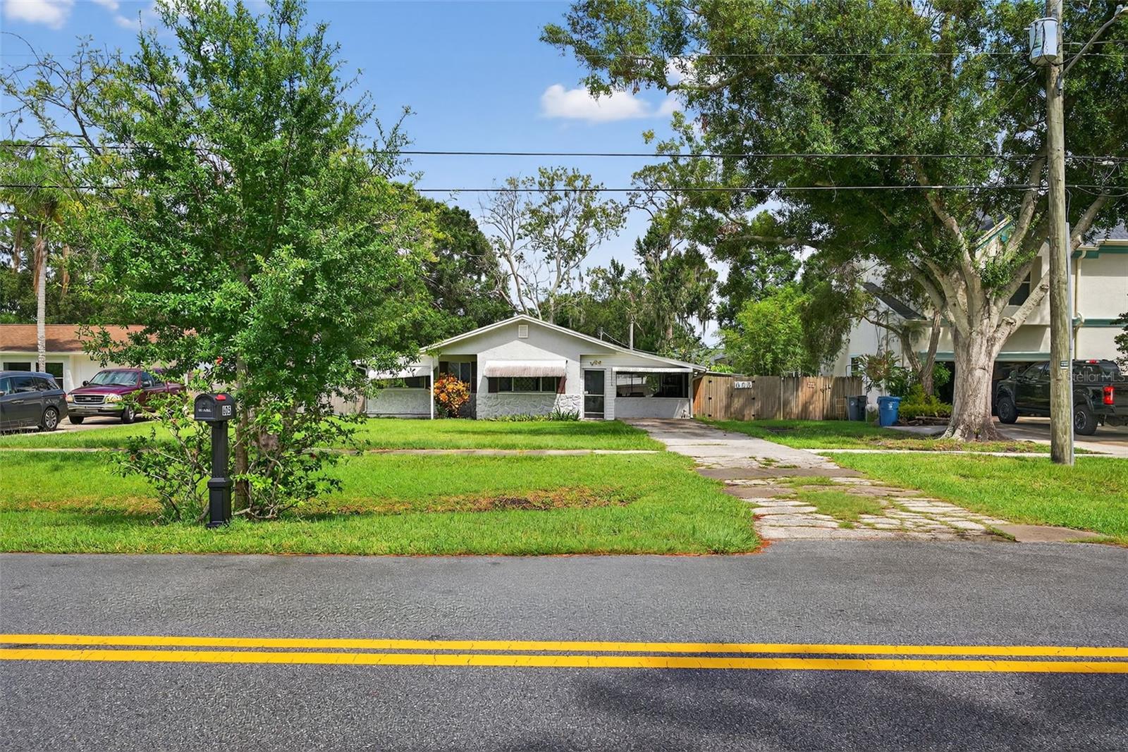 Image 11 of 18 For 605 Shore Drive E