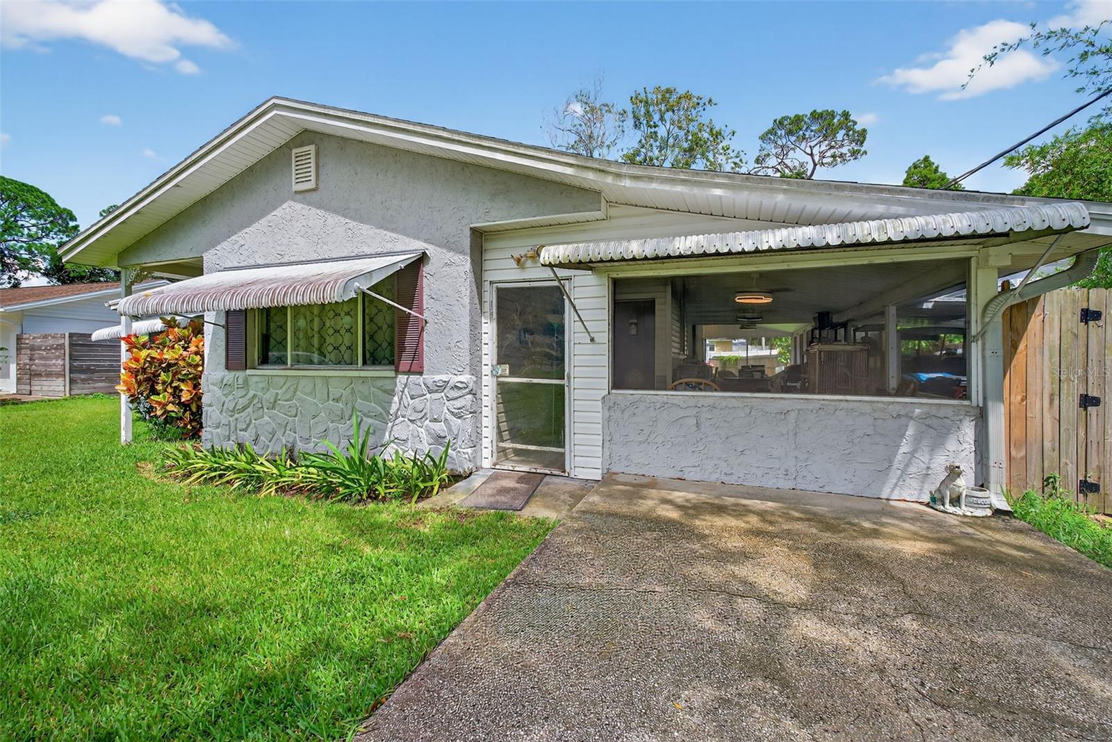 Image 12 of 18 For 605 Shore Drive E