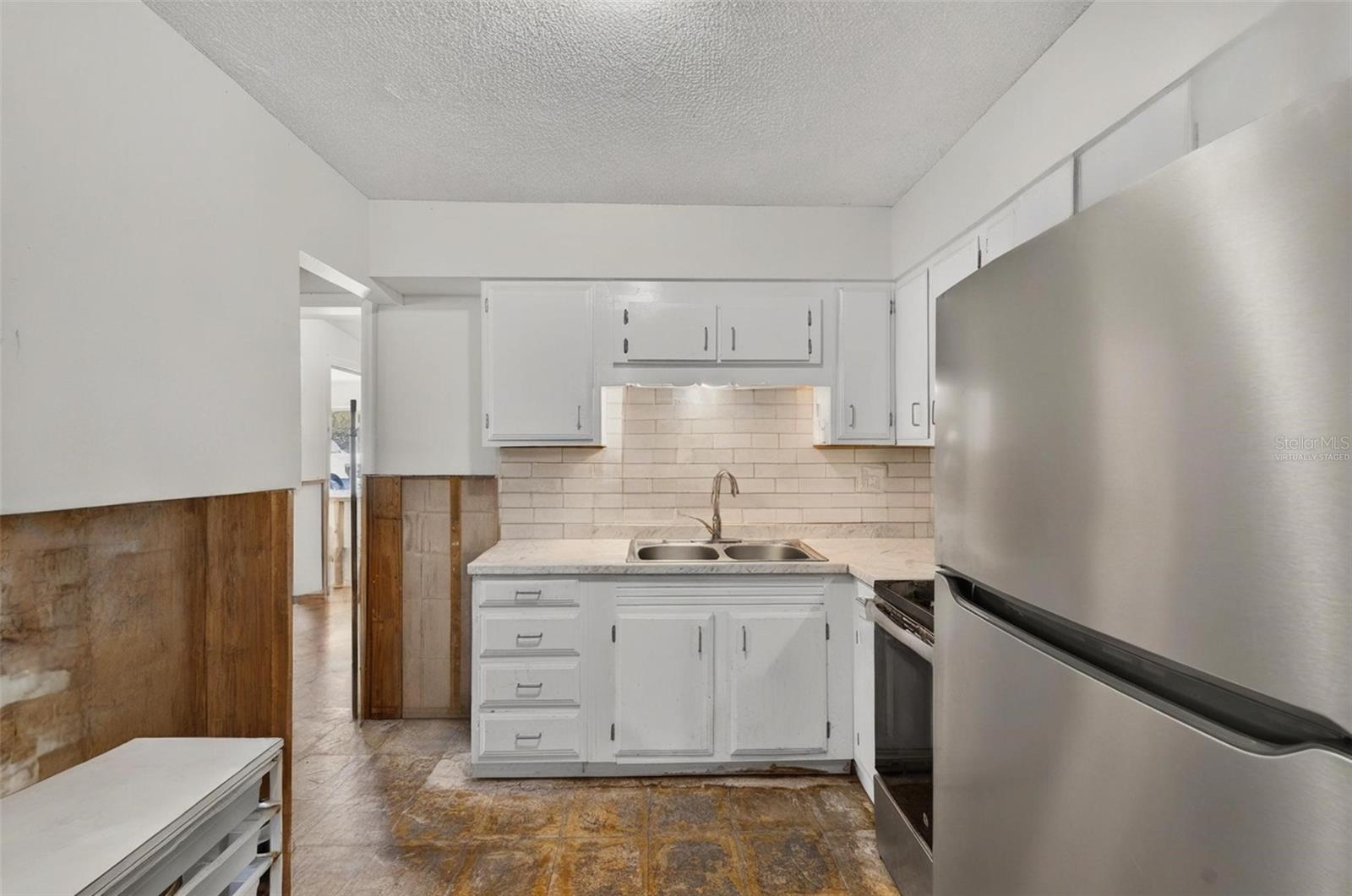 Image 30 of 51 For 605 Shore Drive E